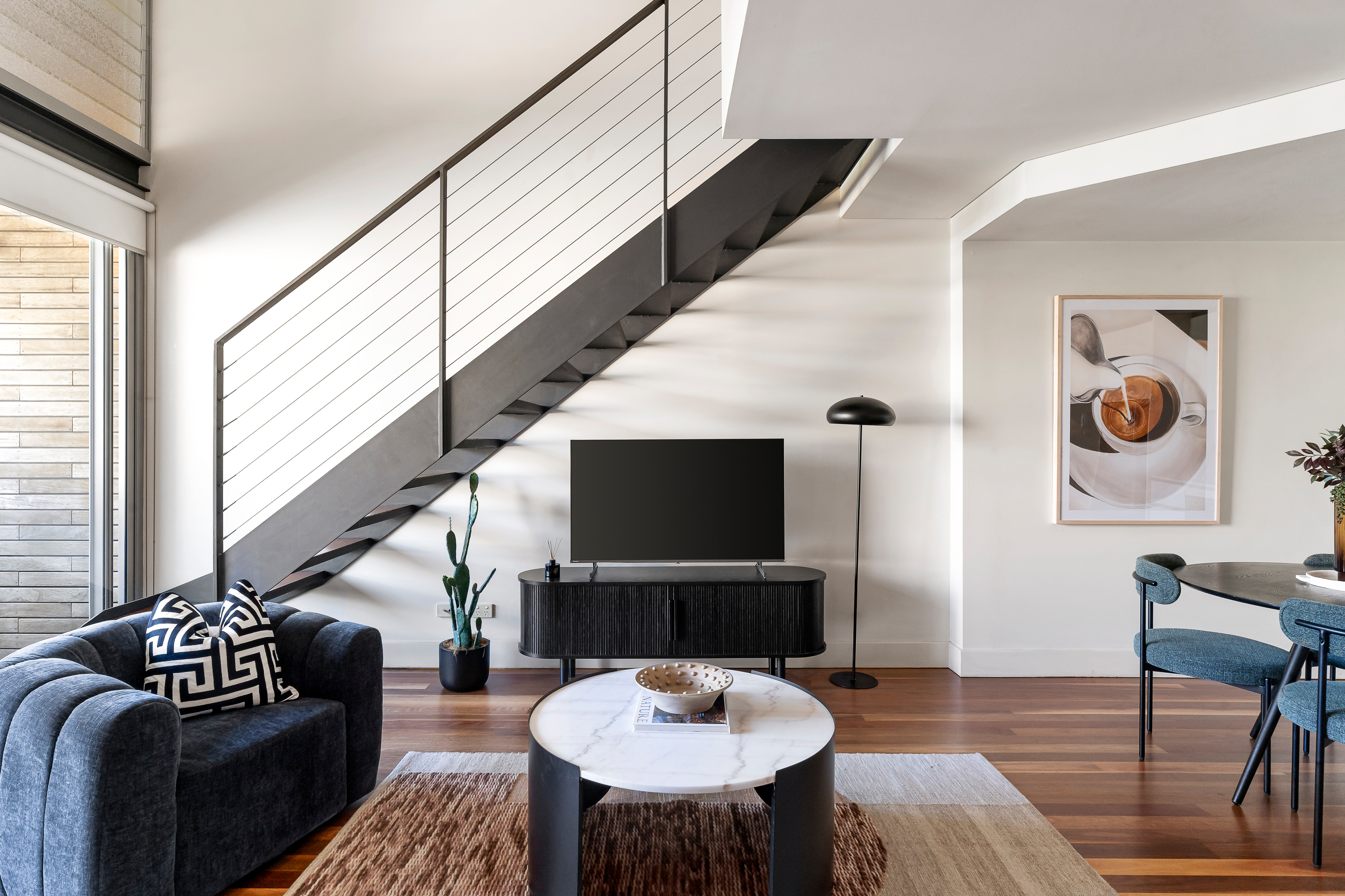 Lounge - Crown Street Apartments - Sydney, Australia