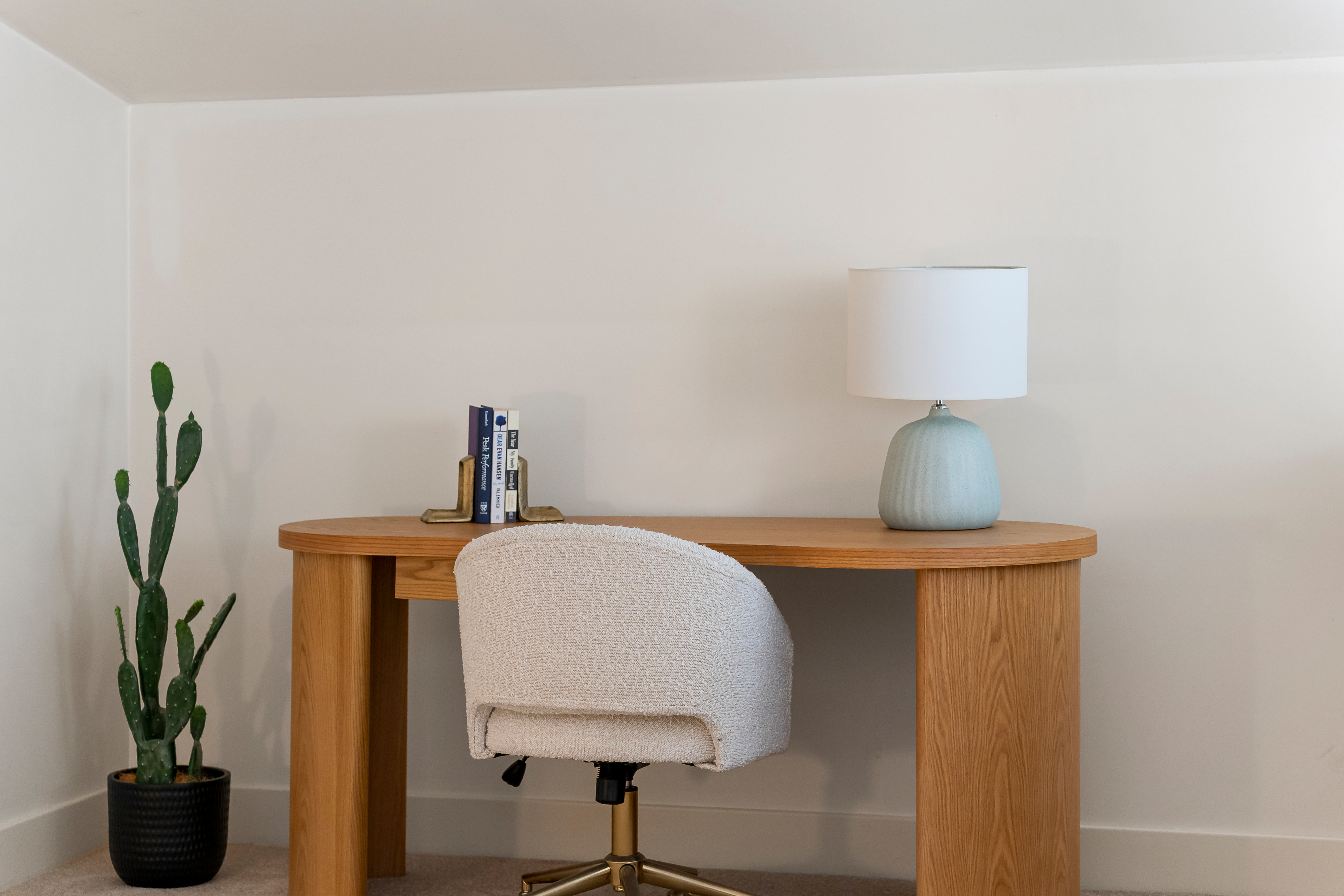 Desk - Crown Street Apartments - Sydney, Australia