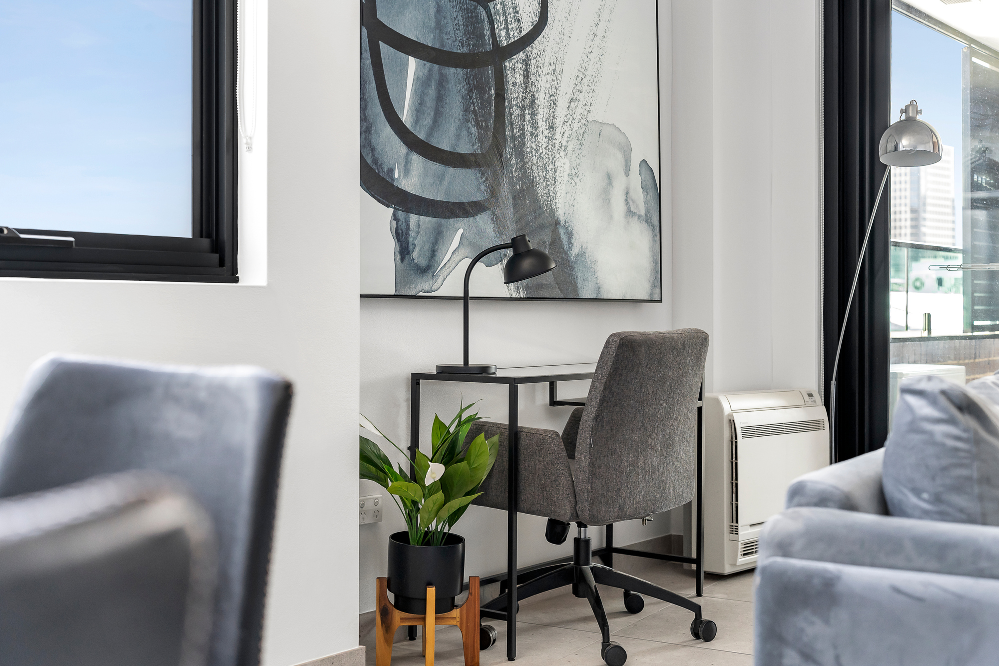 Desk - One Bedroom Apartment - Urban Rest - Elizabeth St Apartments