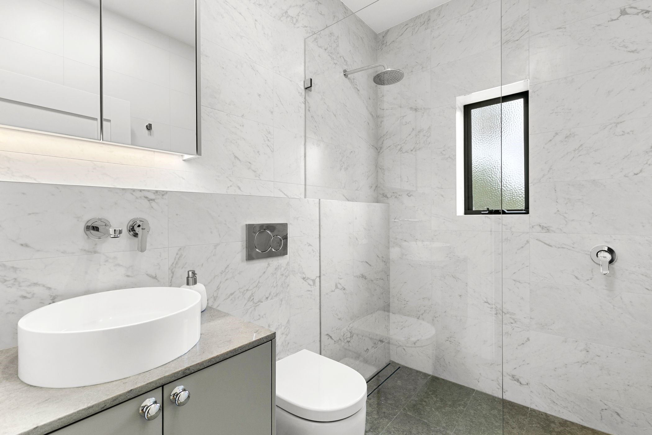 Bathroom - Hamilton Lodge Apartments by Urban Rest - Sydney