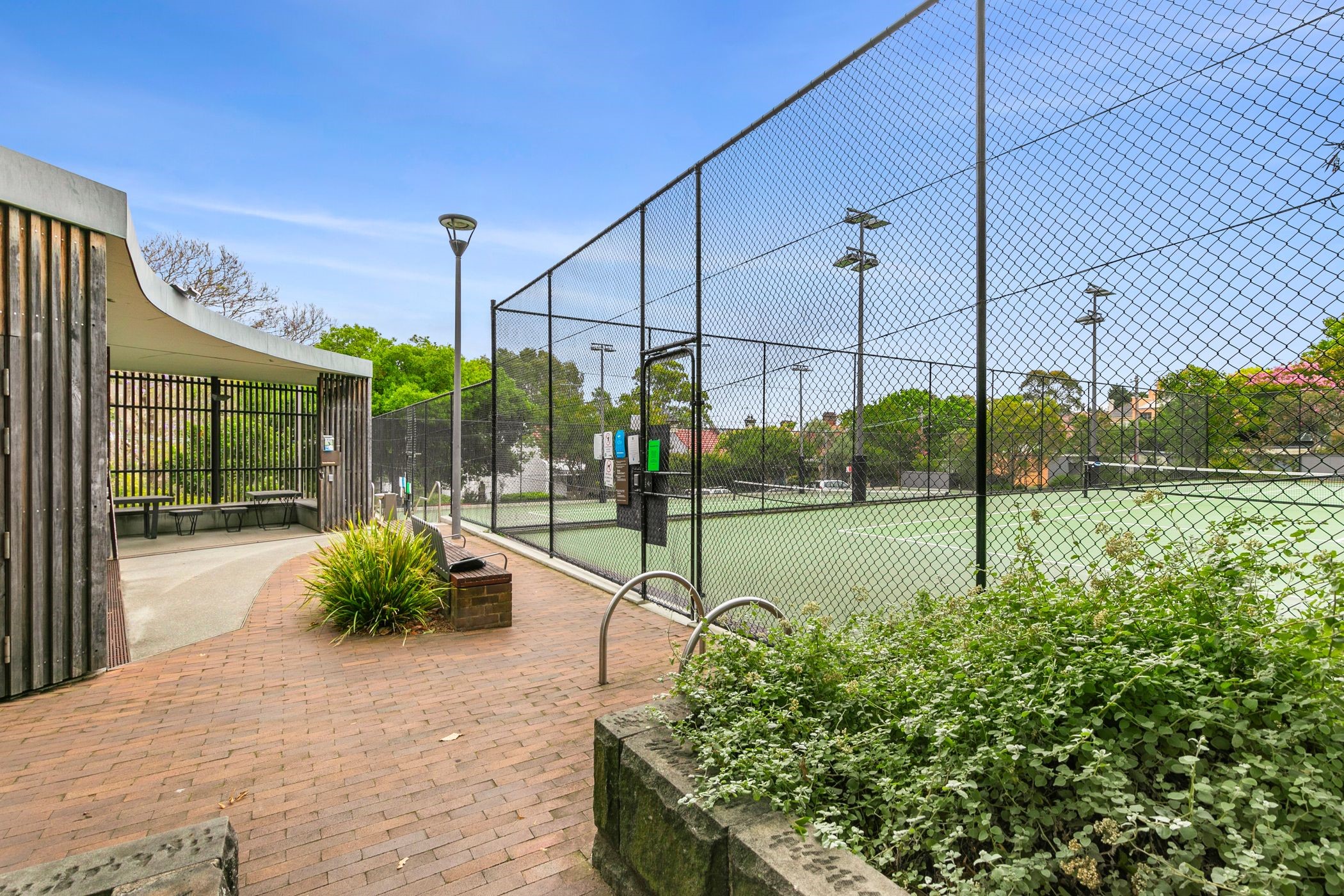 Tennis Court - Hamilton Lodge Apartments by Urban Rest - Sydney