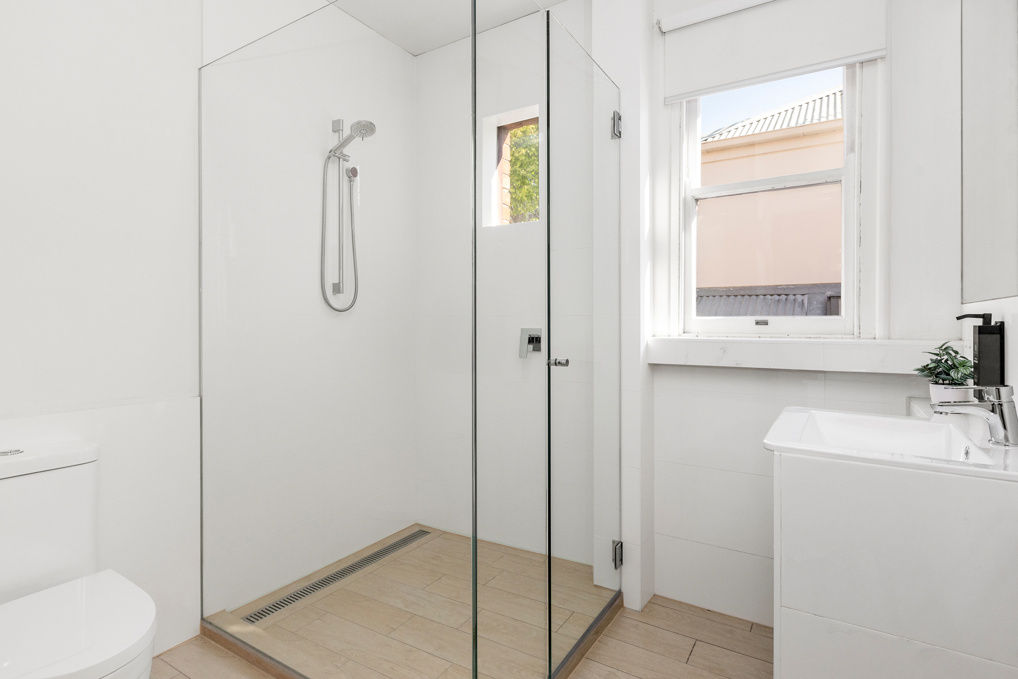 Bathroom - Simpson Street Apartments by Urban Rest - Melbourne