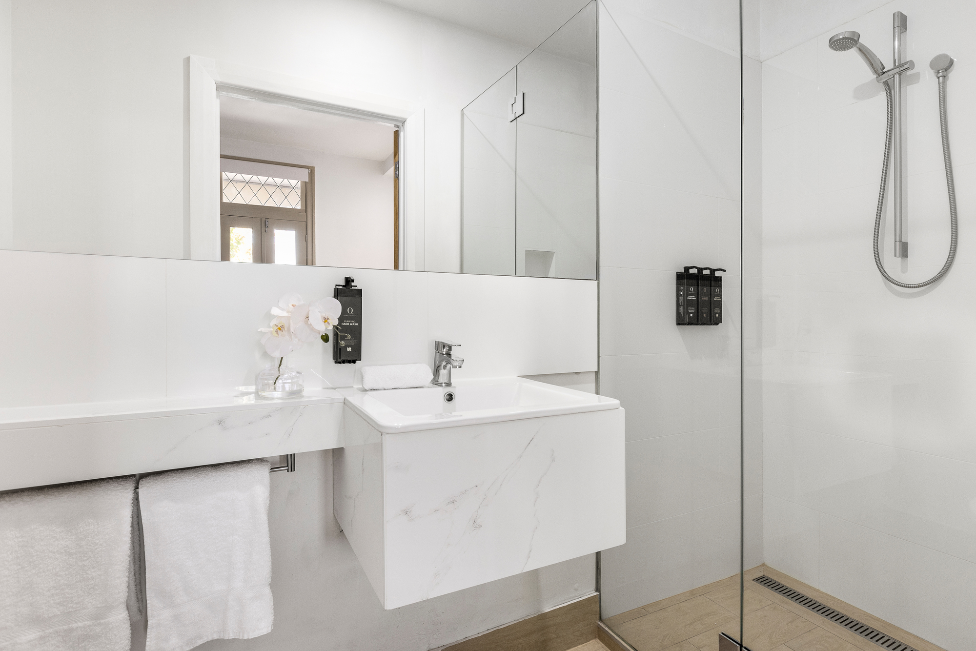 Bathroom - Simpson Street Apartments by Urban Rest - Melbourne