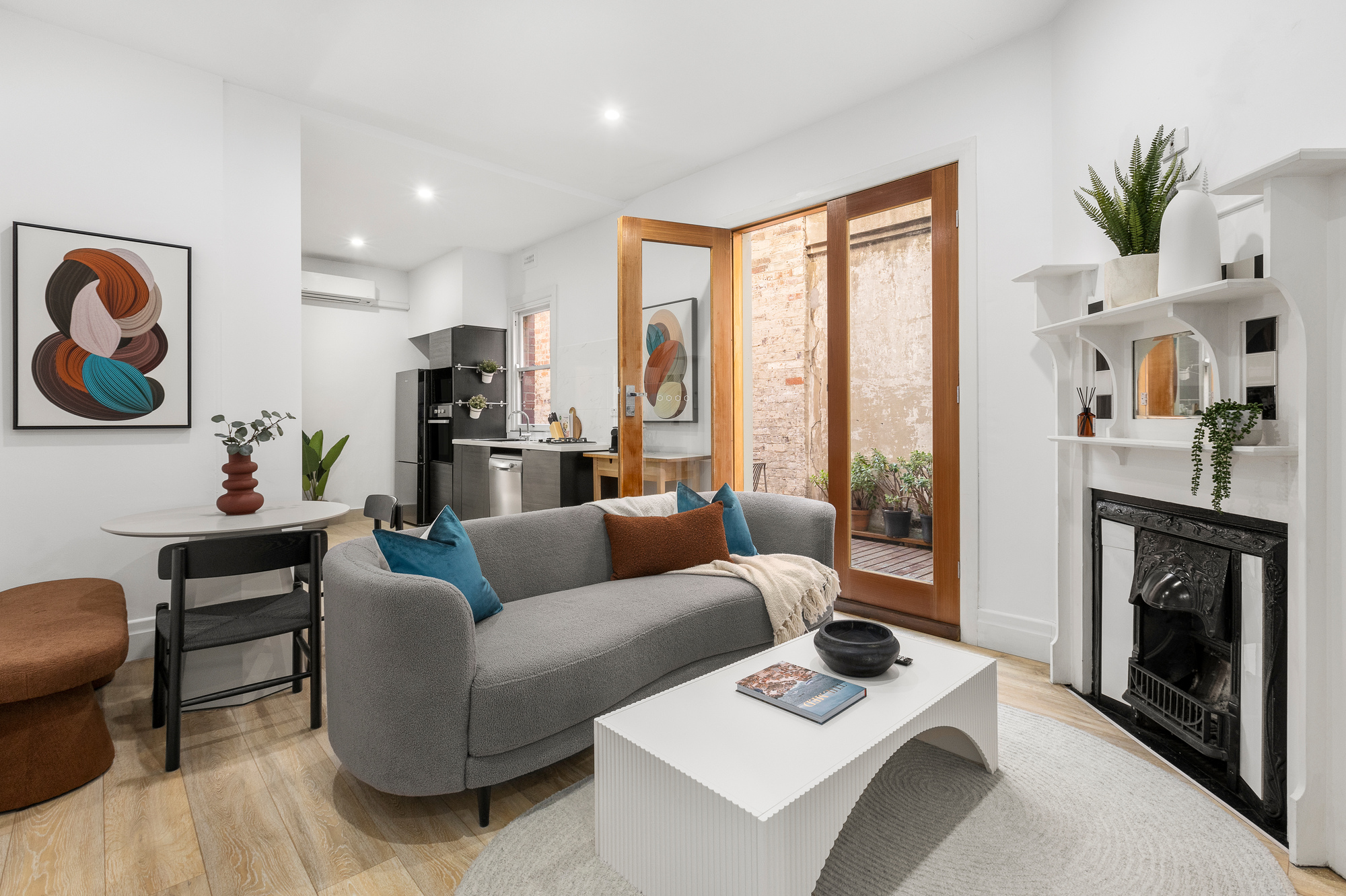 Lounge - Simpson Street Apartments by Urban Rest - Melbourne