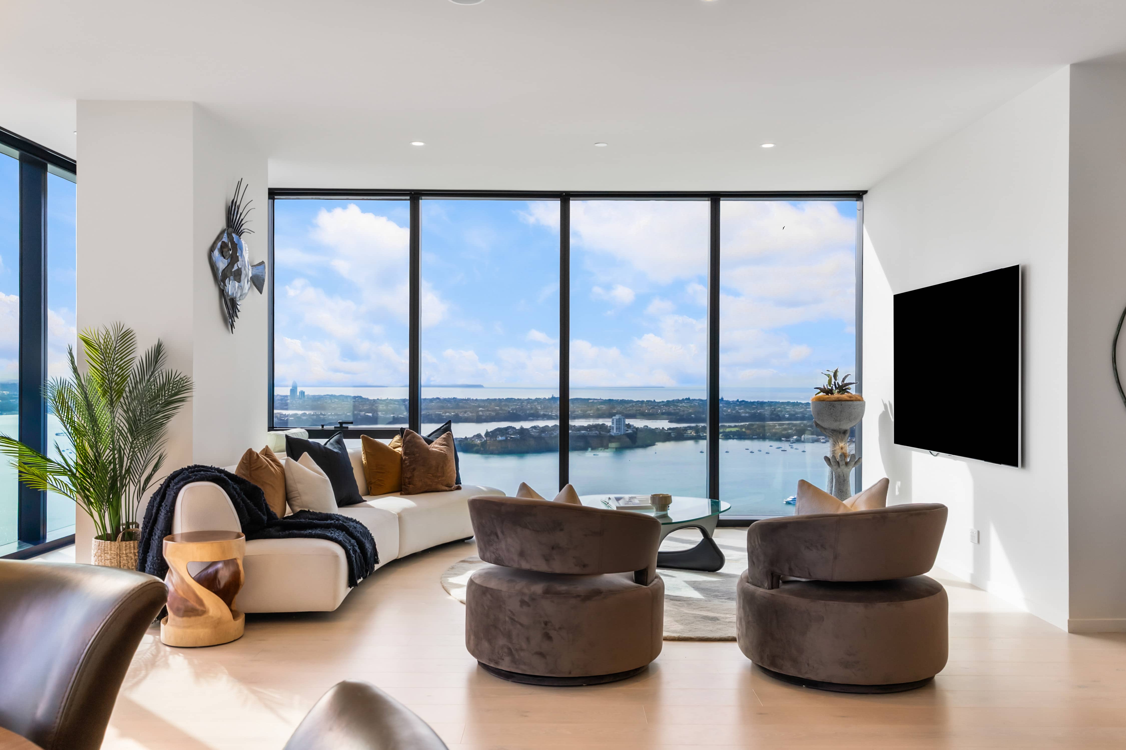 Lounge - The Pacifica - Auckland