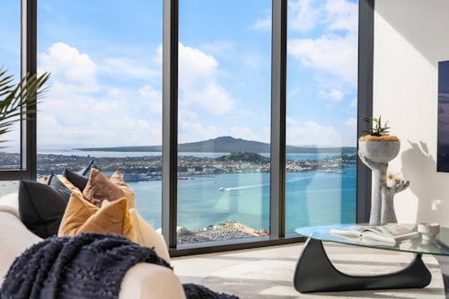 Lounge - The Pacifica - Auckland