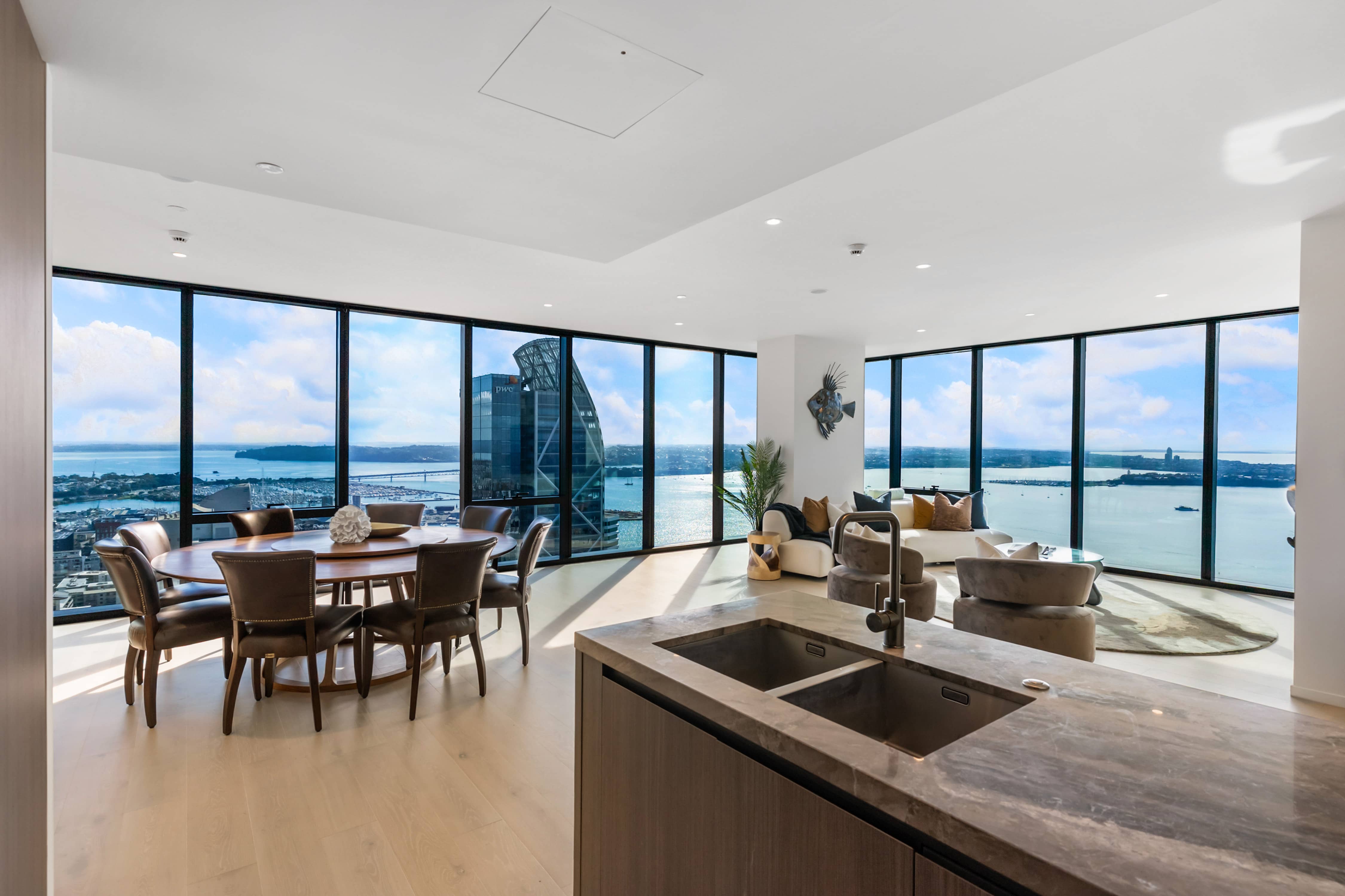 Lounge - The Pacifica - Auckland