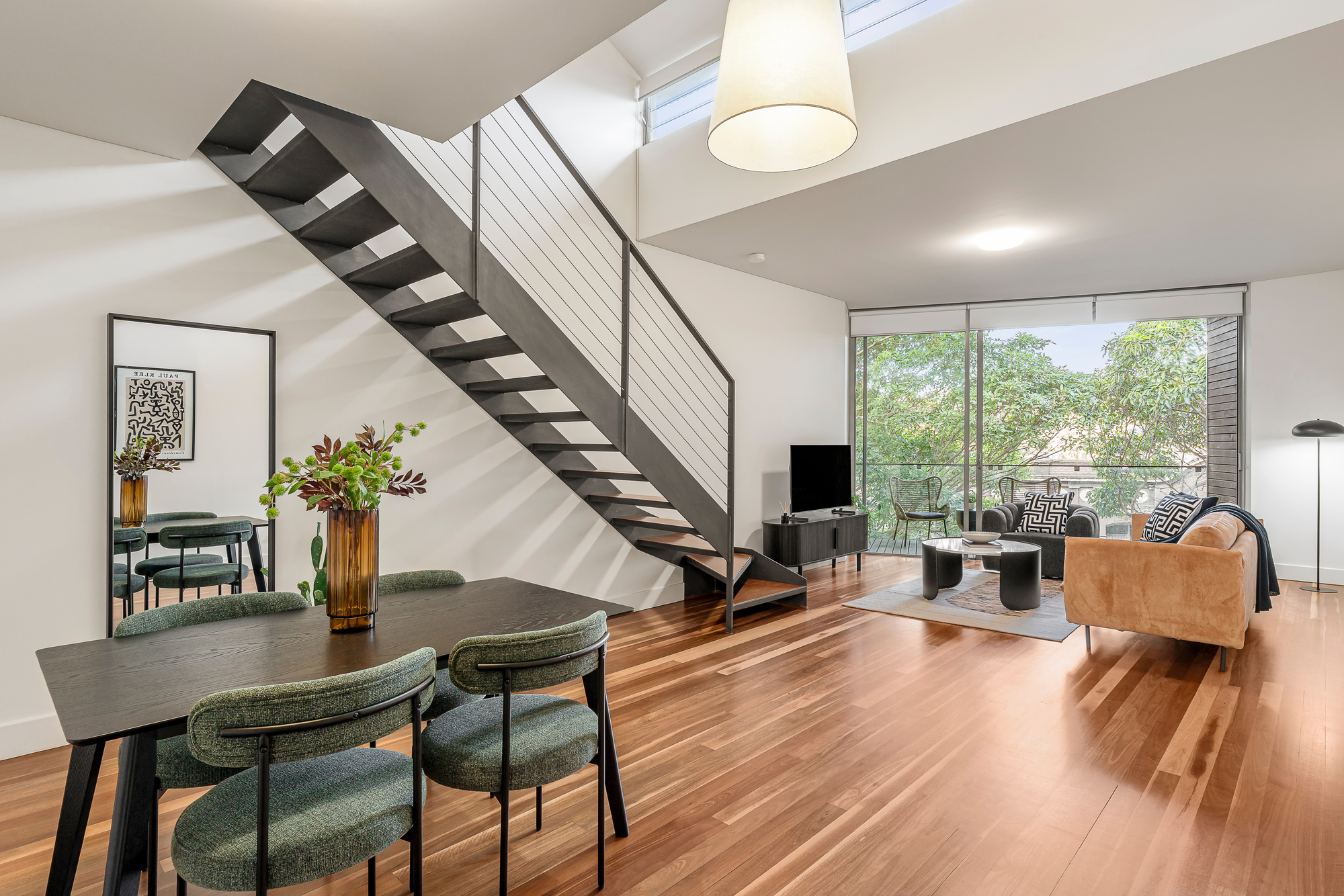 Crown Street Apartments - 1 Bedroom Apartment - Lounge
