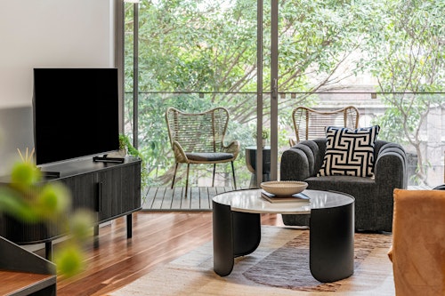 Crown Street Apartments - 1 Bedroom Apartment - Lounge
