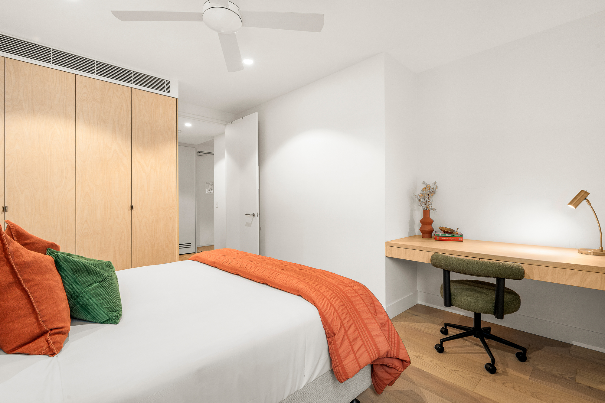 Bedroom - Hall Street Apartments - Urban Rest