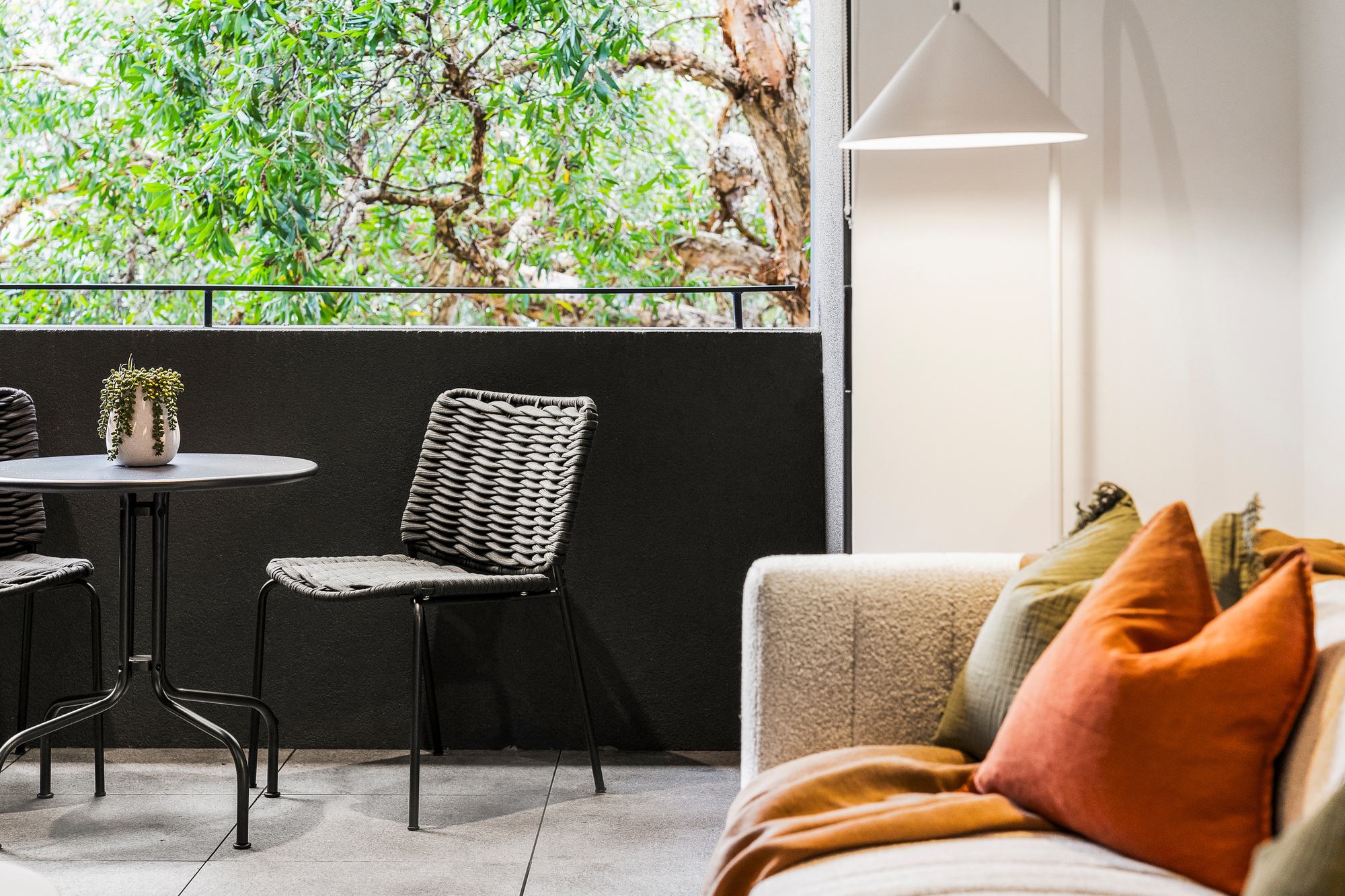 Lounge - Hall Street Apartments - Urban Rest