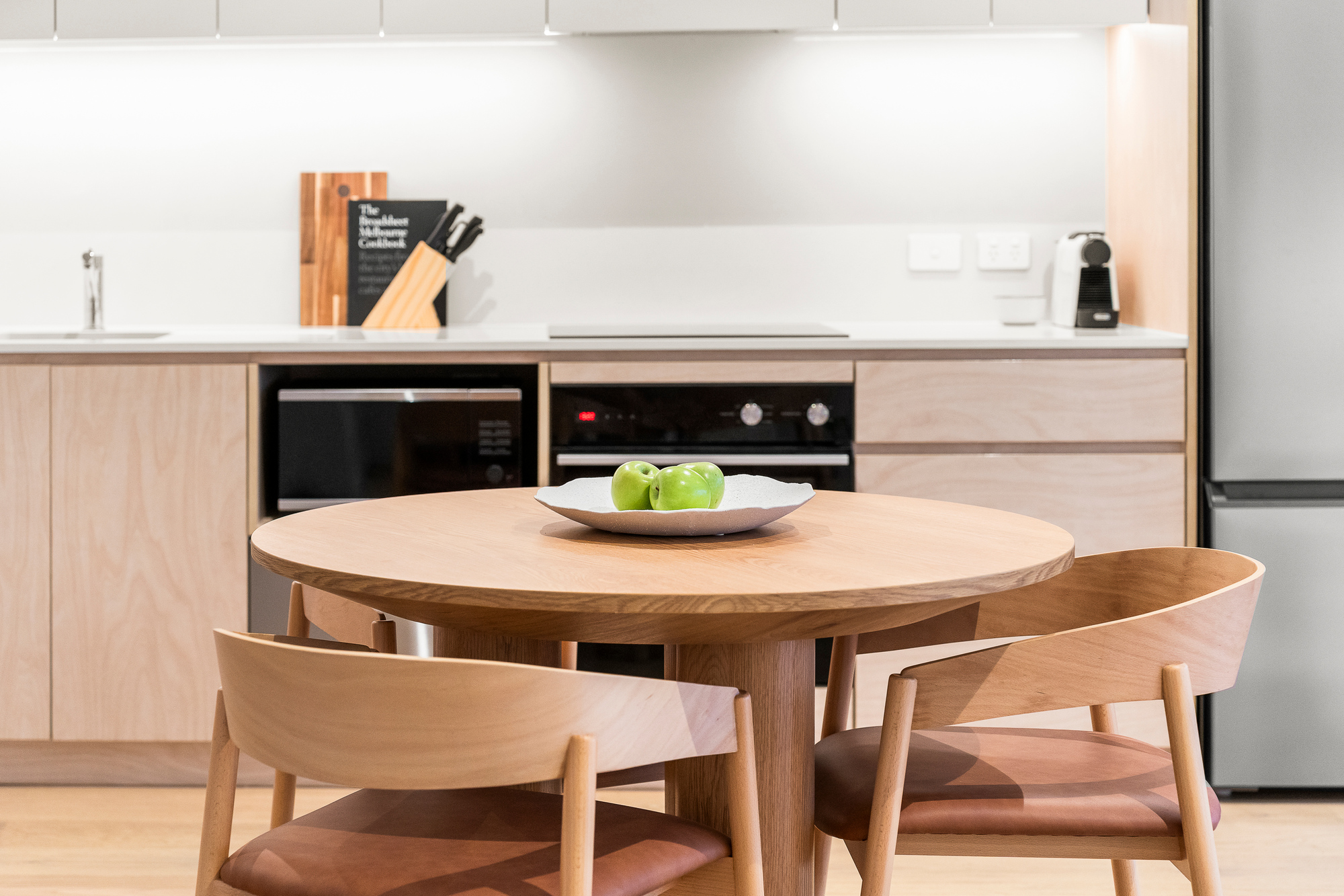 Dining - Hall Street Apartments - Urban Rest