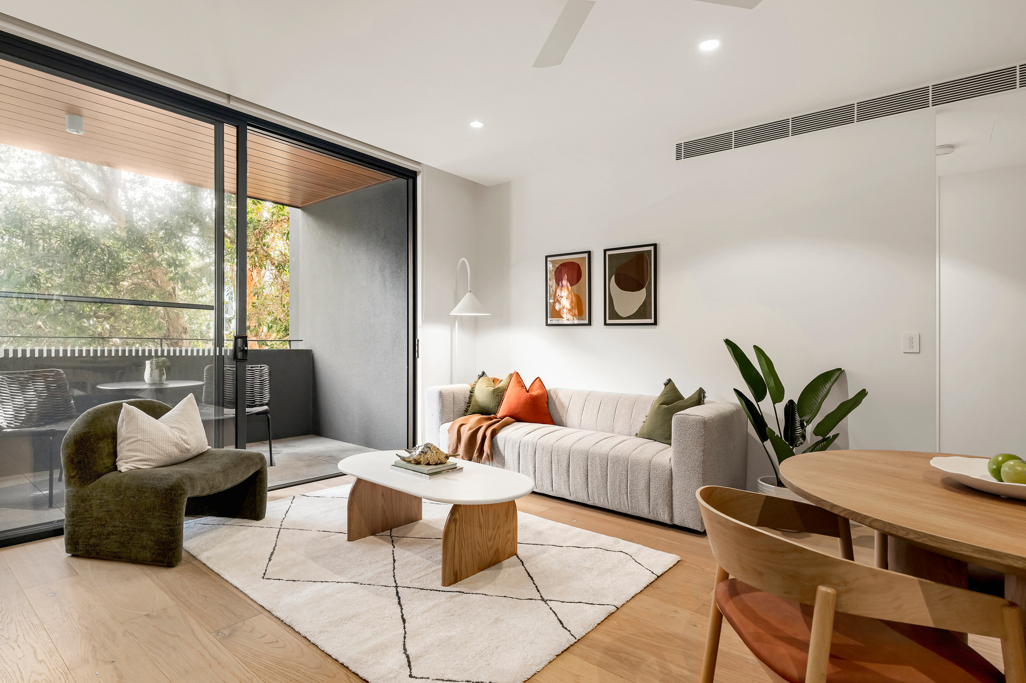 Lounge - Hall Street Apartments - Urban Rest