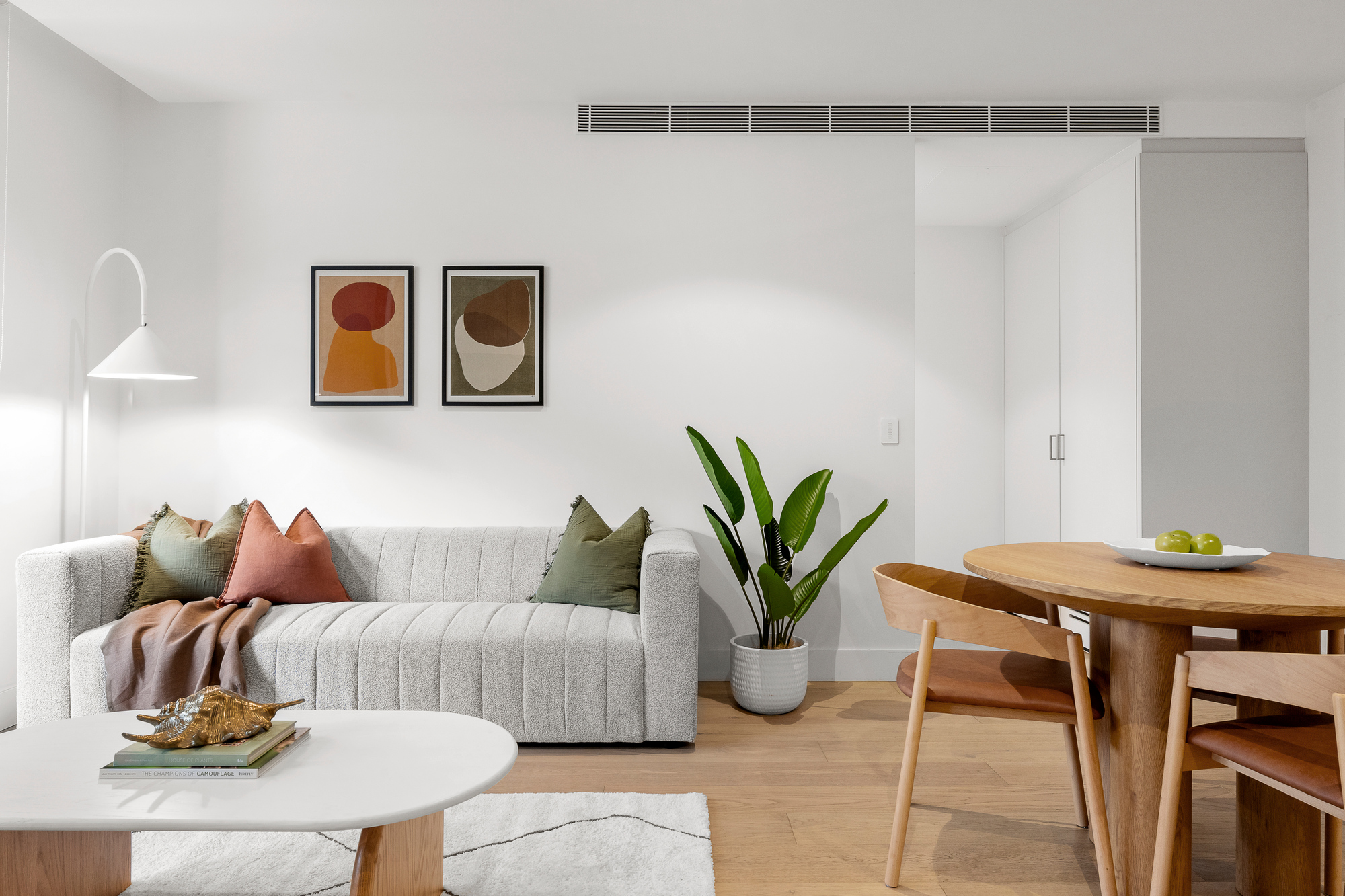 Lounge - Hall Street Apartments - Urban Rest