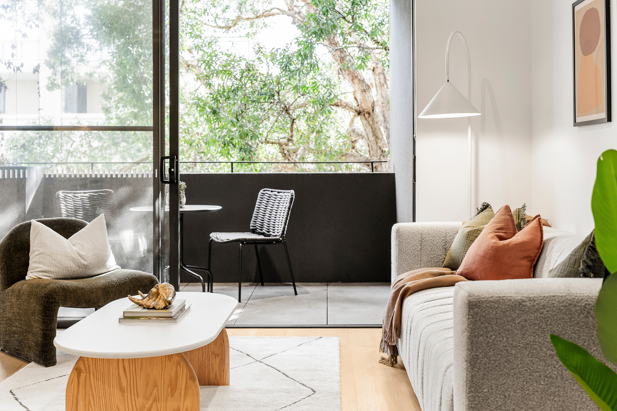 Lounge - Hall Street Apartments - Urban Rest