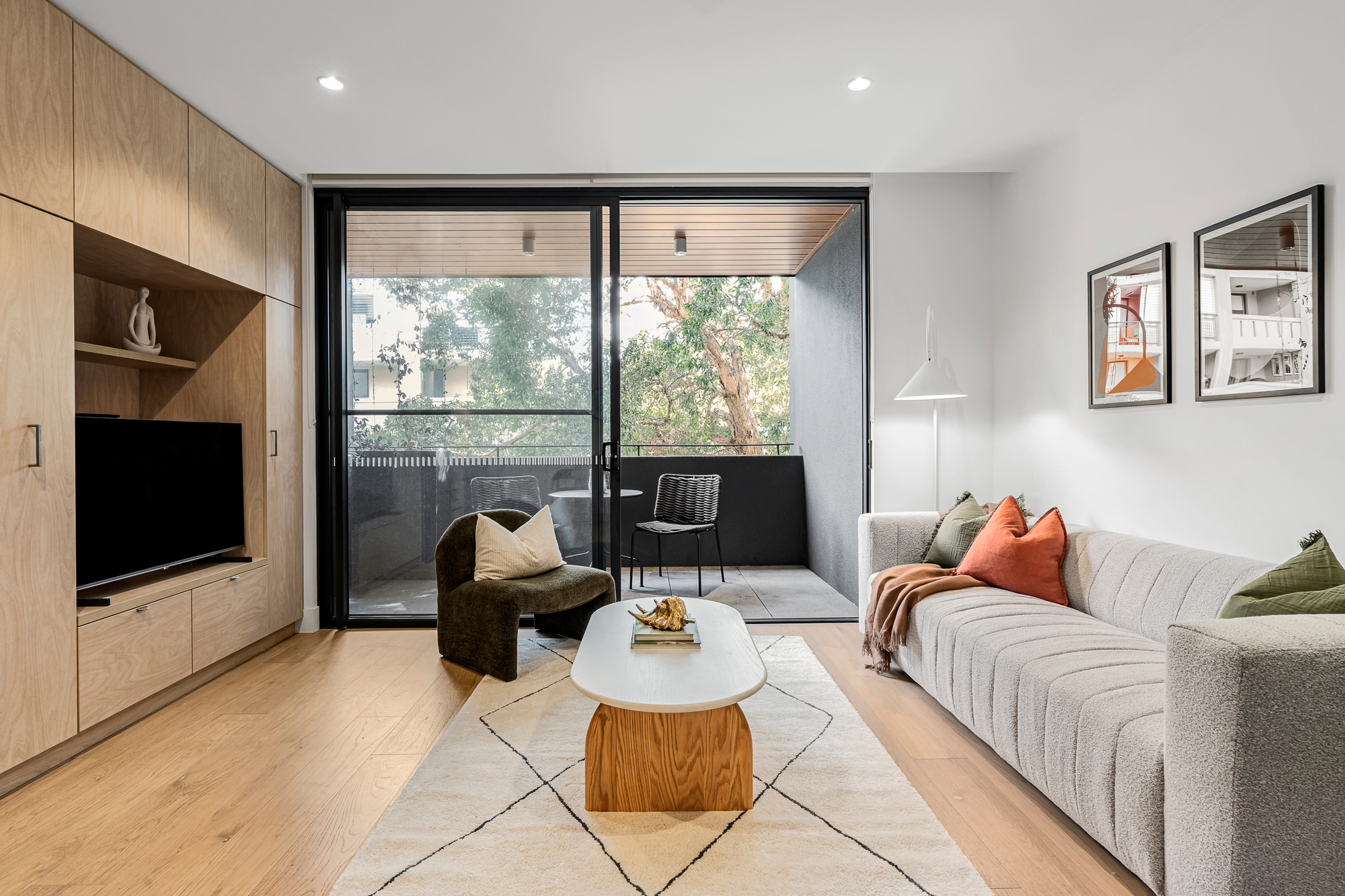 Lounge - Hall Street Apartments - Urban Rest