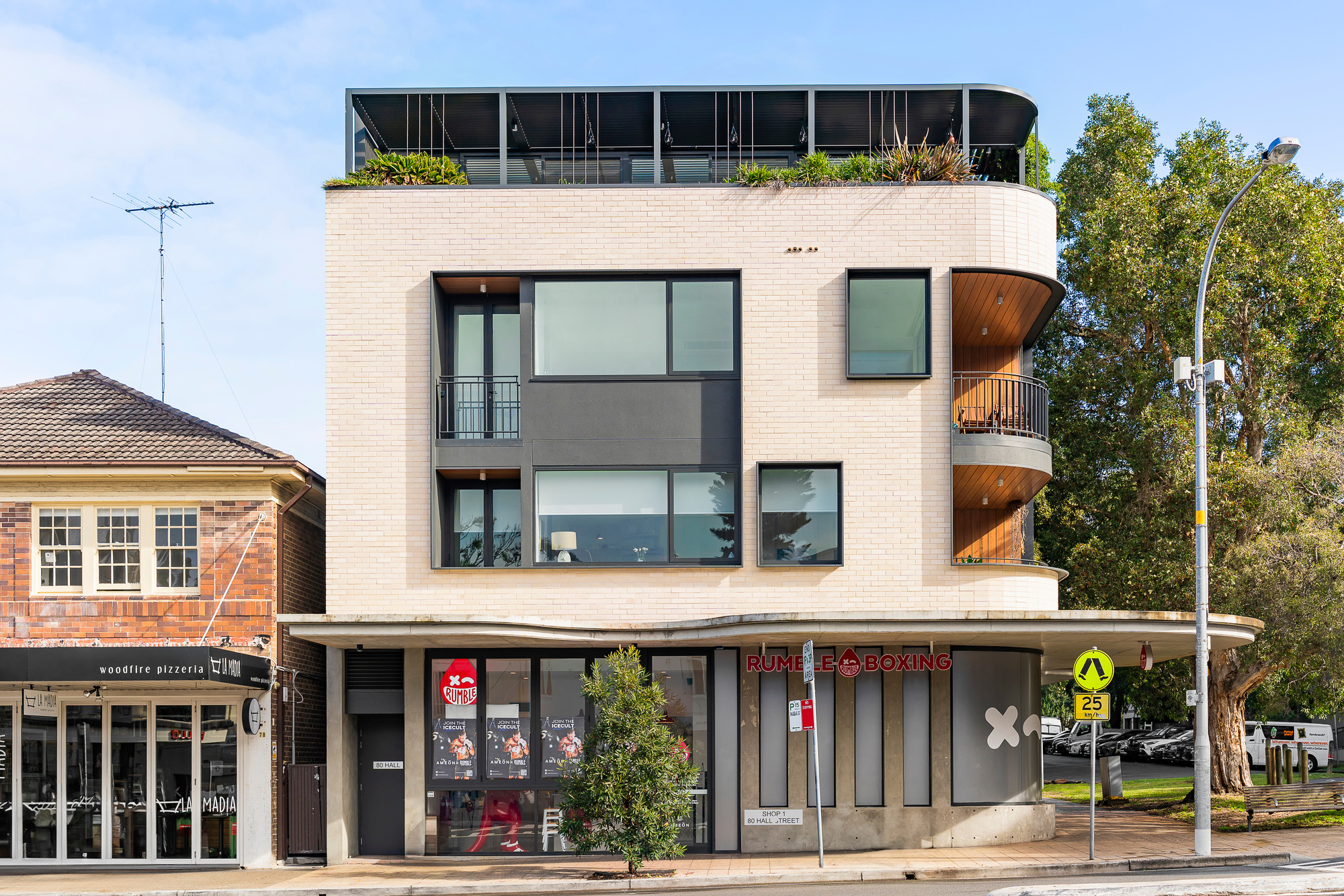 Exterior - Hall Street Apartments - Urban Rest