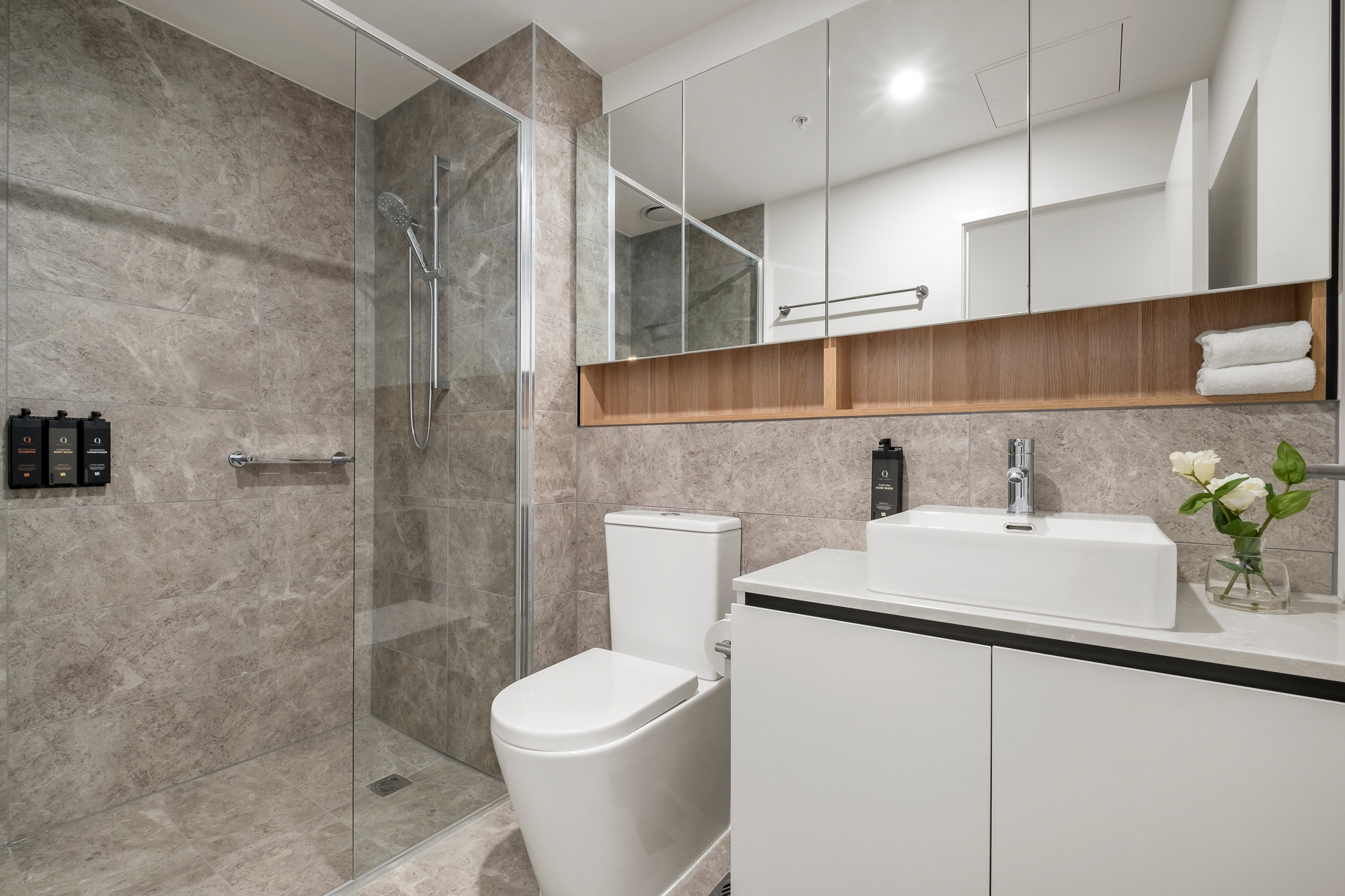 Bathroom - Hobson Apartments by Urban Rest - Urban Rest