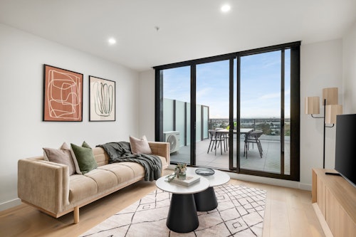 Lounge - Hobson Apartments by Urban Rest - Urban Rest