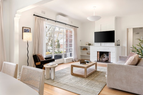 Lounge - Urban Rest Toorak - Urban Rest