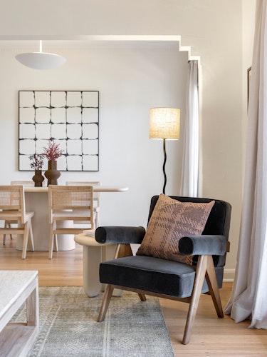 Lounge - Urban Rest Toorak - Urban Rest