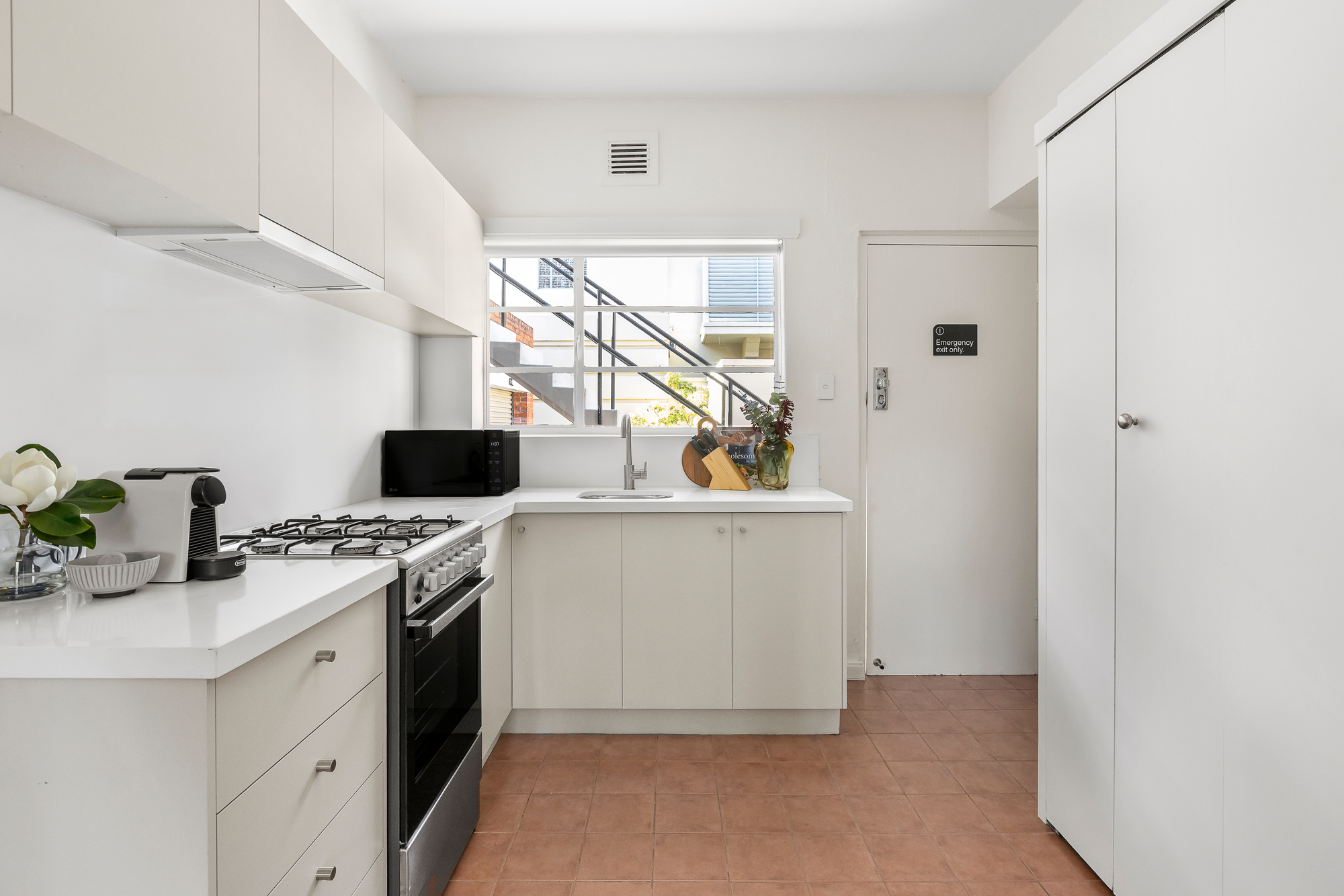 Kitchen - Urban Rest Toorak - Urban Rest