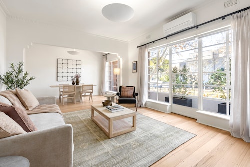 Lounge - Urban Rest Toorak - Urban Rest