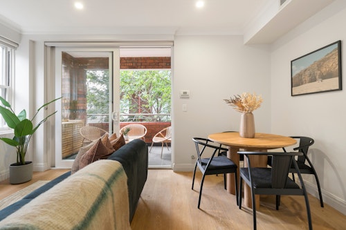 Urban Rest Double Bay Beach - Living