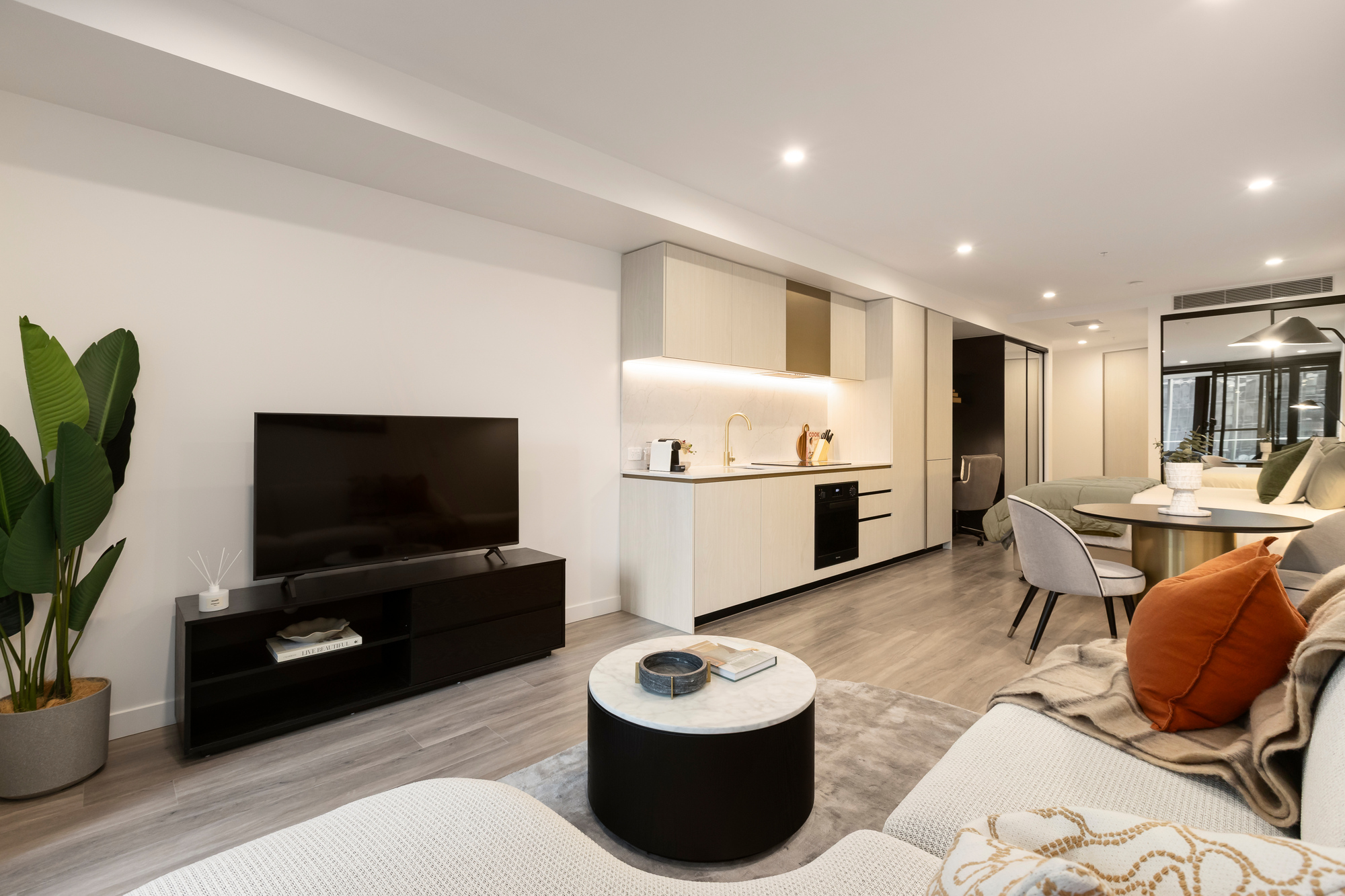 Lounge - City Road Apartments by Urban Rest - Urban Rest