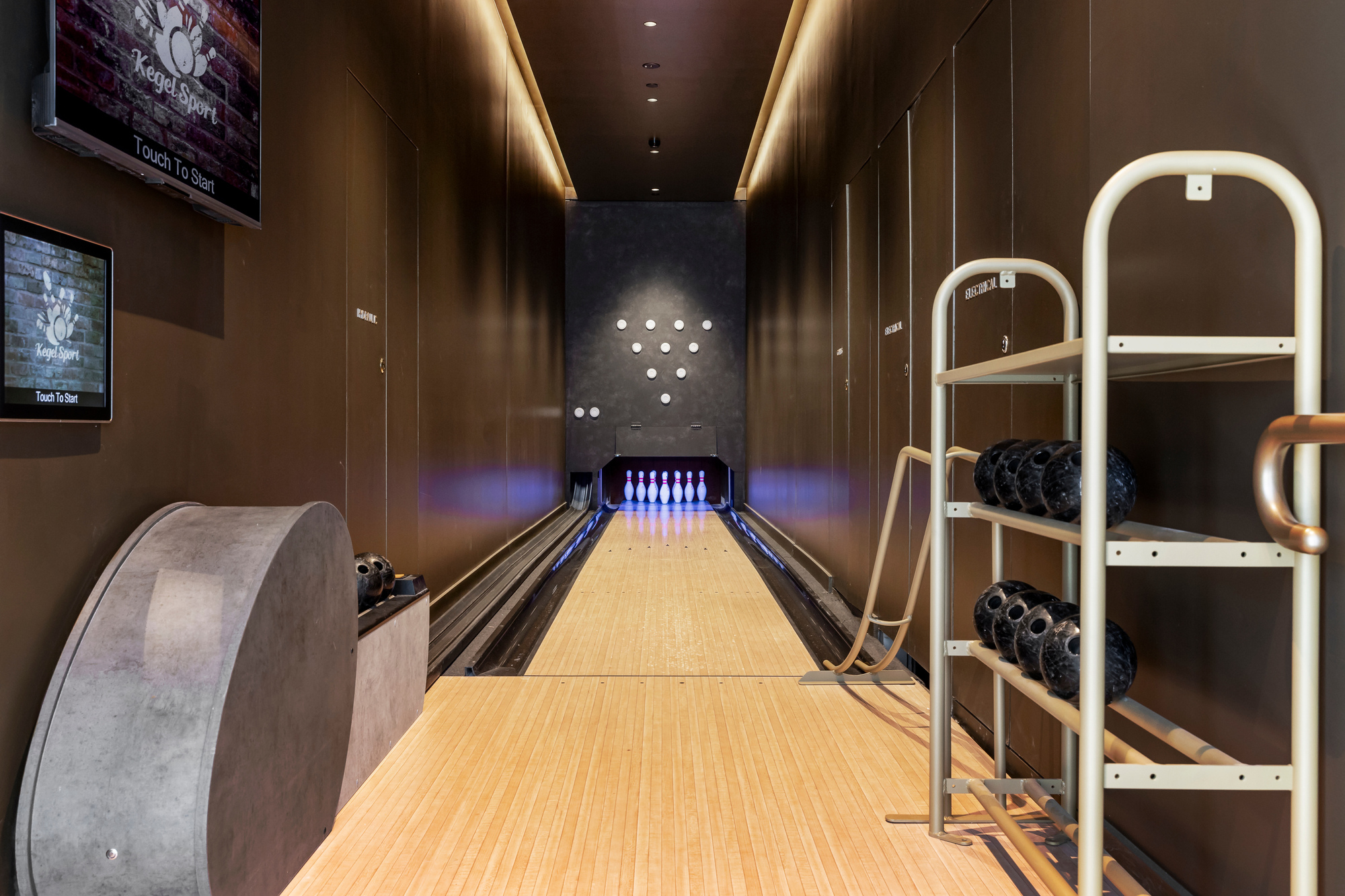 Bowling Alley - City Road Apartments by Urban Rest - Urban Rest