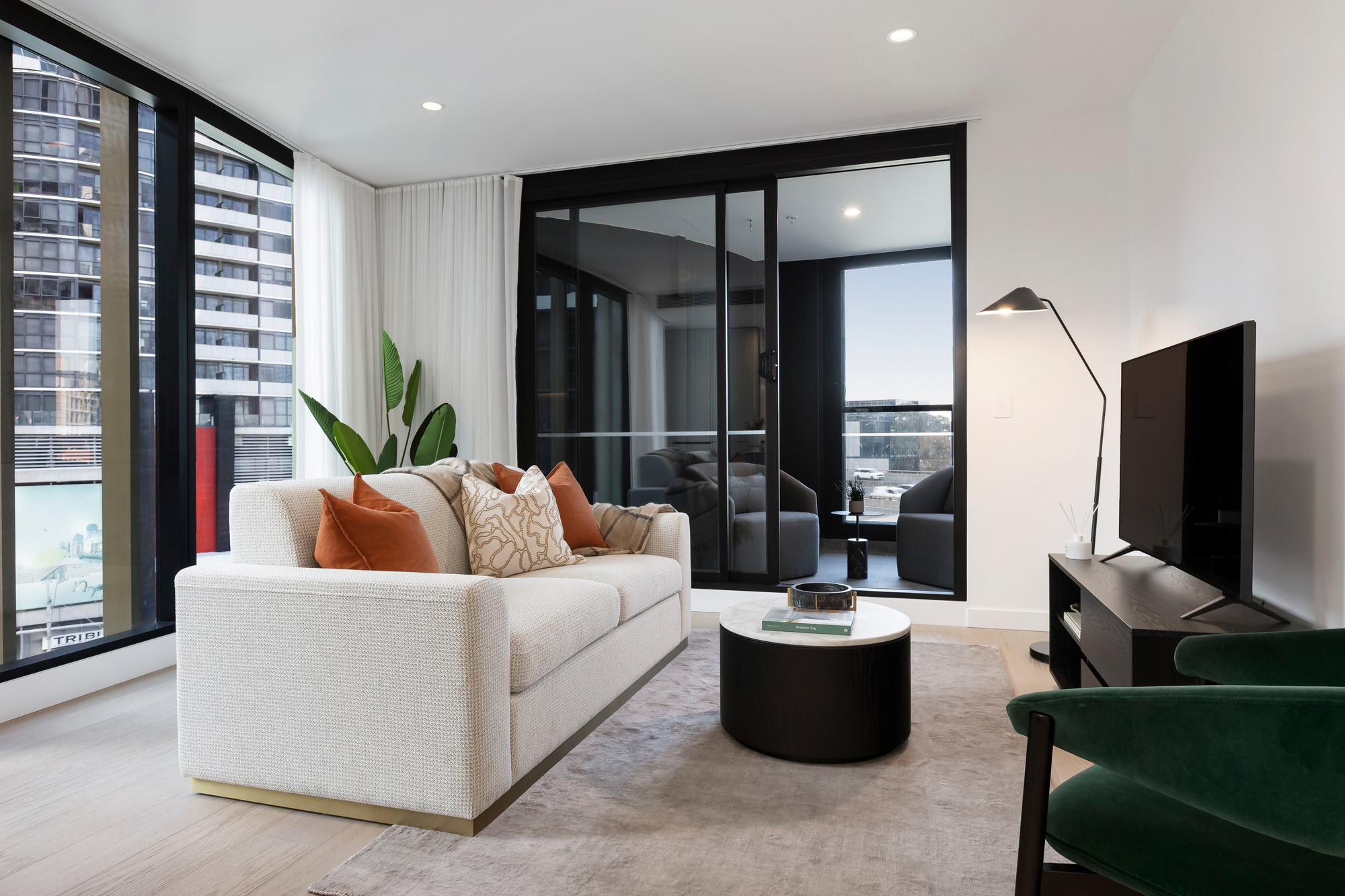 Lounge - City Road Apartments by Urban Rest - Urban Rest