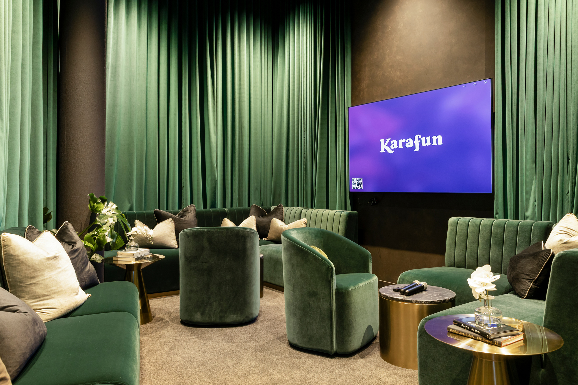 Karaoke Lounge  - City Road Apartments by Urban Rest - Urban Rest