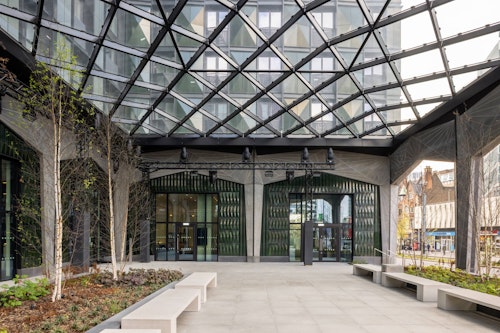 Exterior - Croydon Central Apartments - Urban Rest