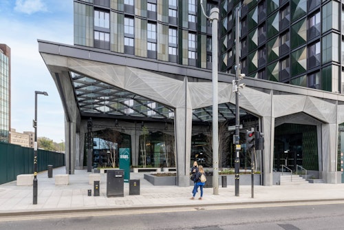 Exterior - Croydon Central Apartments - Urban Rest