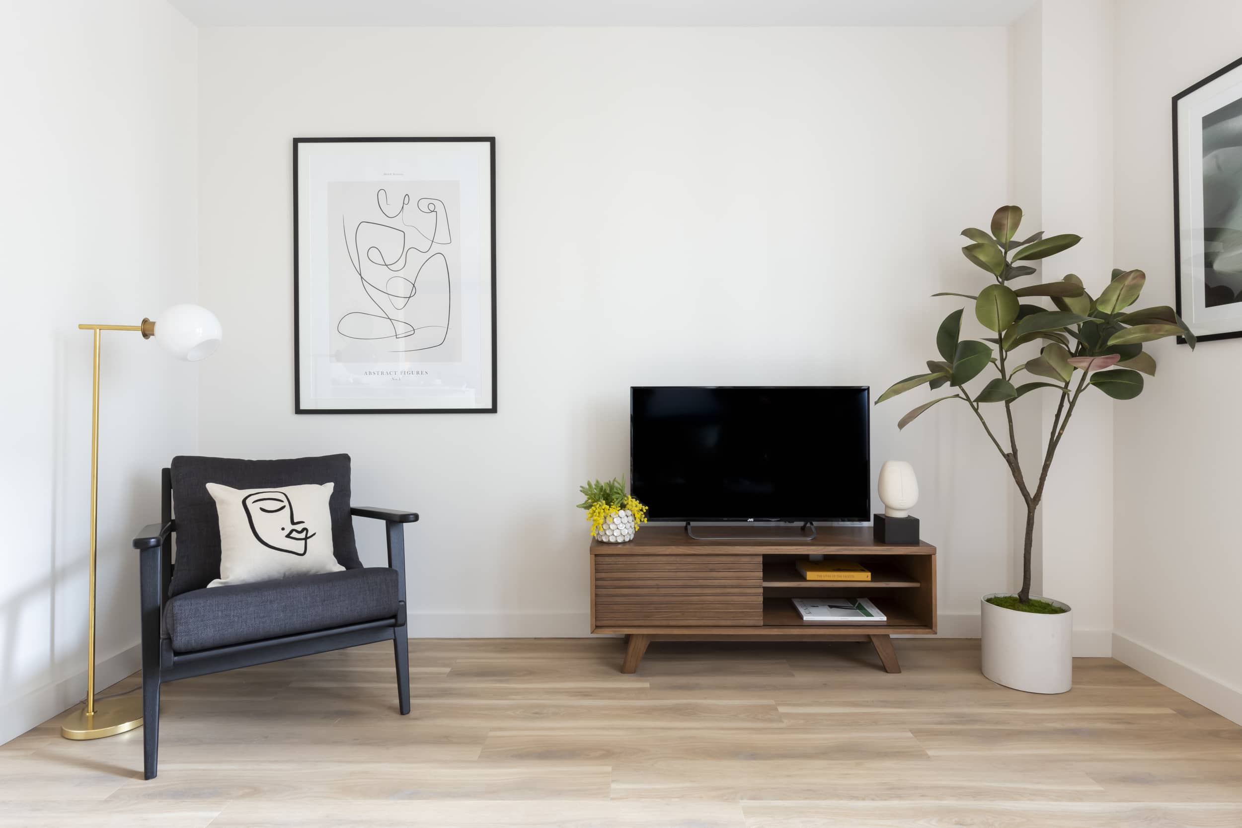 Lounge - Croydon Central Apartments - Urban Rest