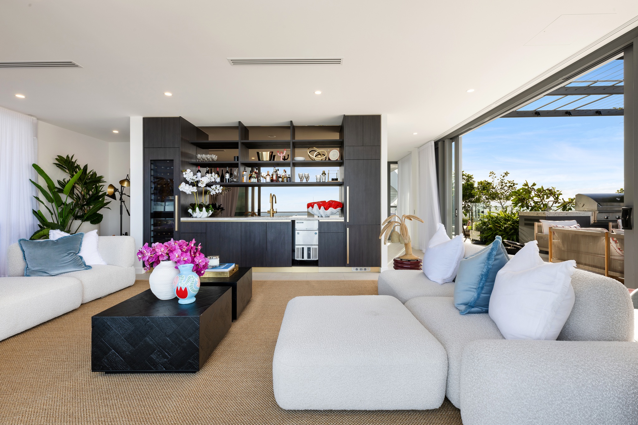 Lounge - Remi Residences - Urban Rest