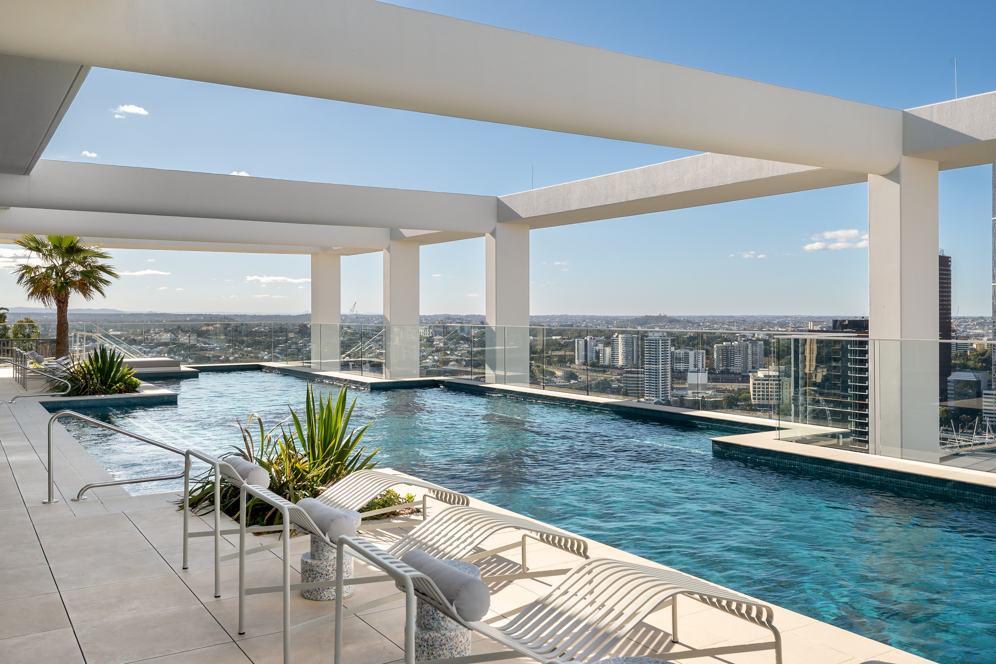 Rooftop Pool - South Brisbane Apartments