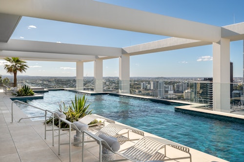 Rooftop Pool - South Brisbane Apartments
