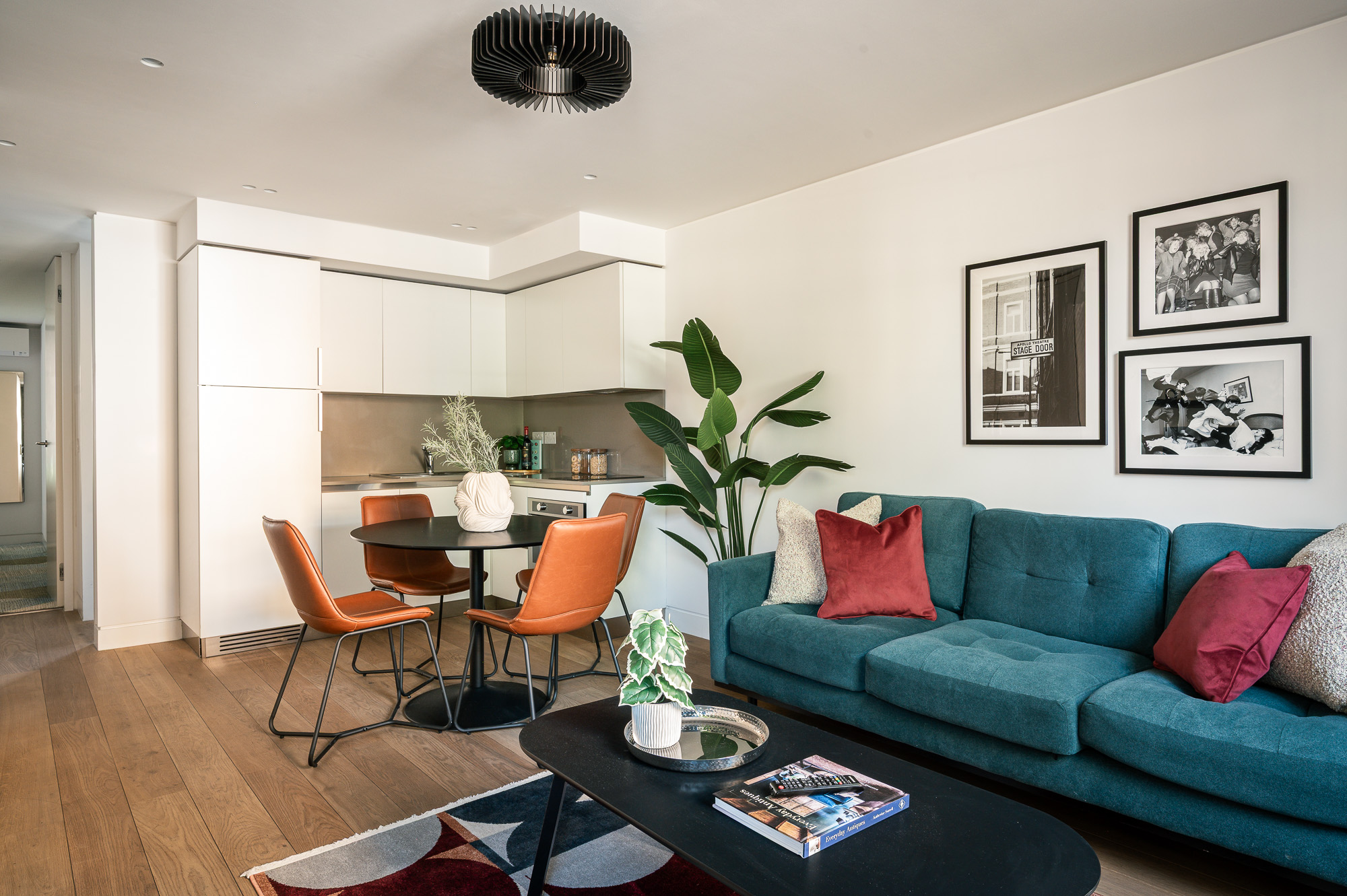 Lounge - Urban Rest Camden - Urban Rest
