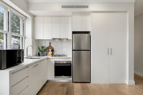 Kitchen - Urban Rest Double Bay Beach - Urban Rest
