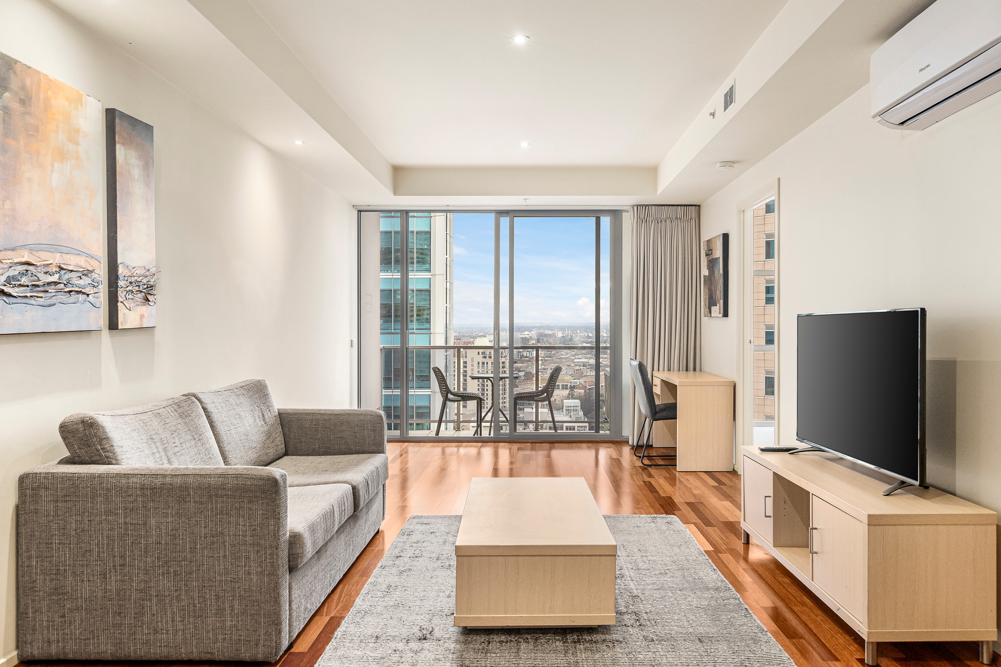 Lounge - Nolo Apts. Lonsdale Street - Urban Rest