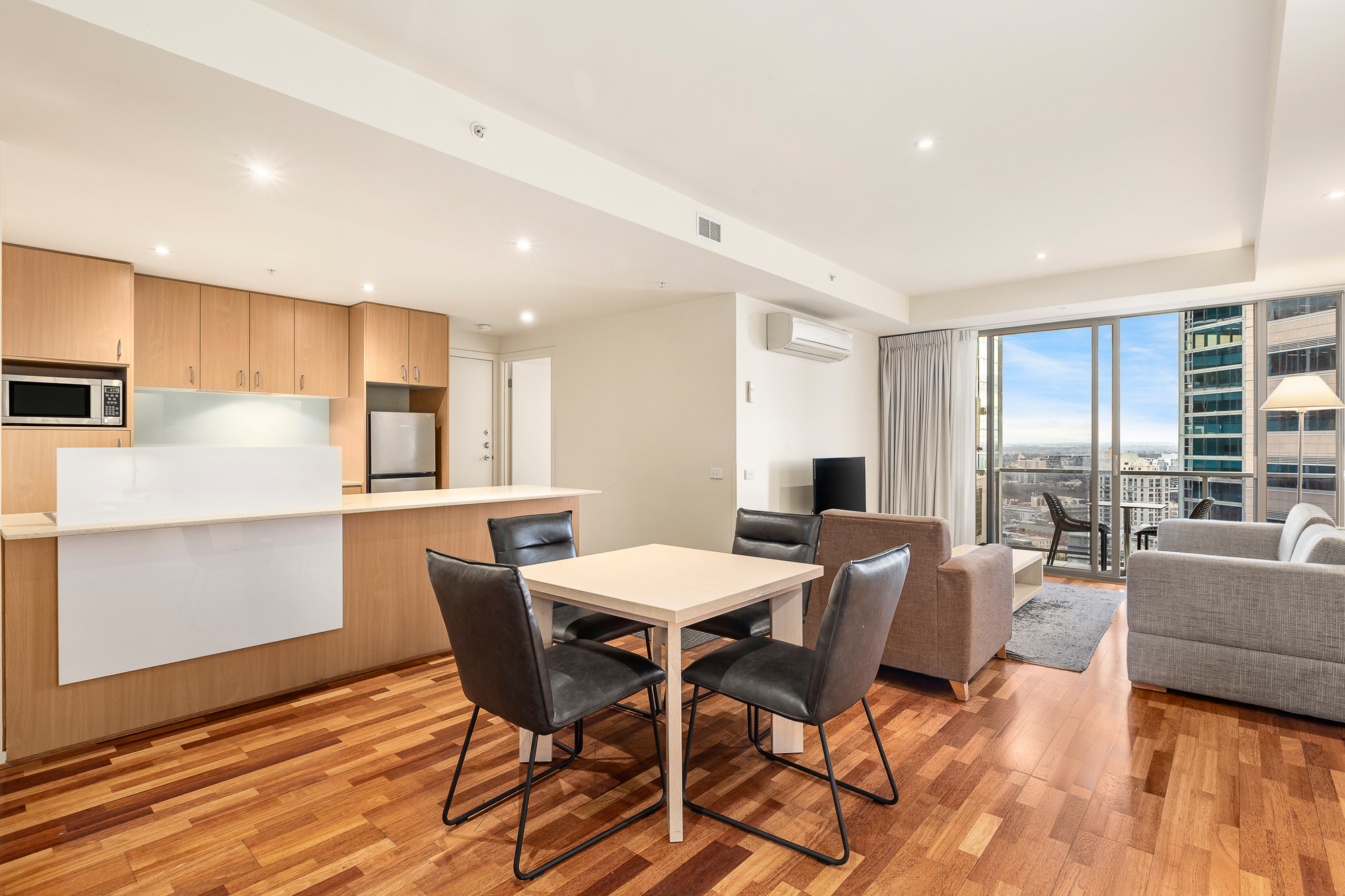 Lounge - Nolo Apts. Lonsdale Street - Urban Rest
