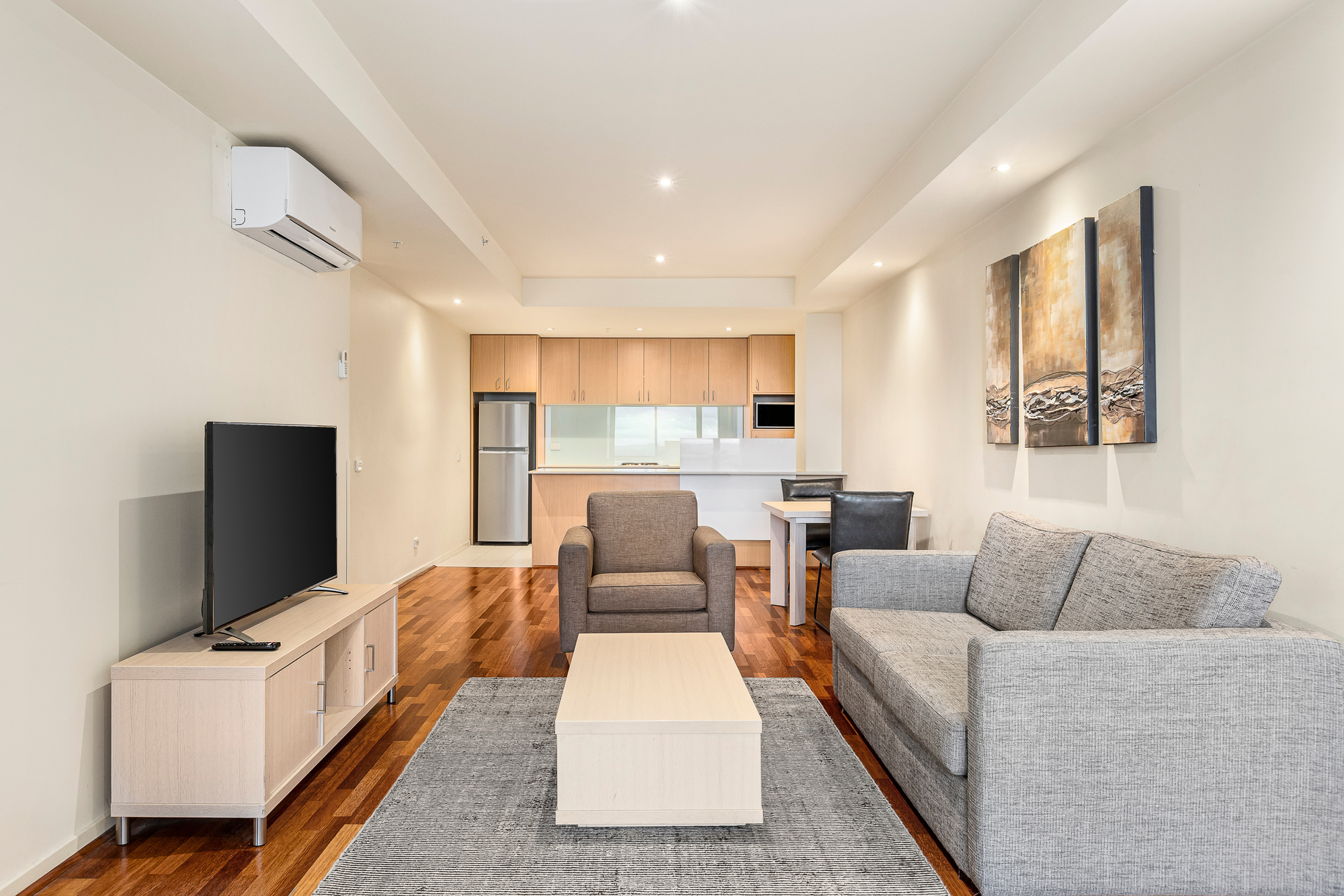 Lounge - Nolo Apts. Lonsdale Street - Urban Rest