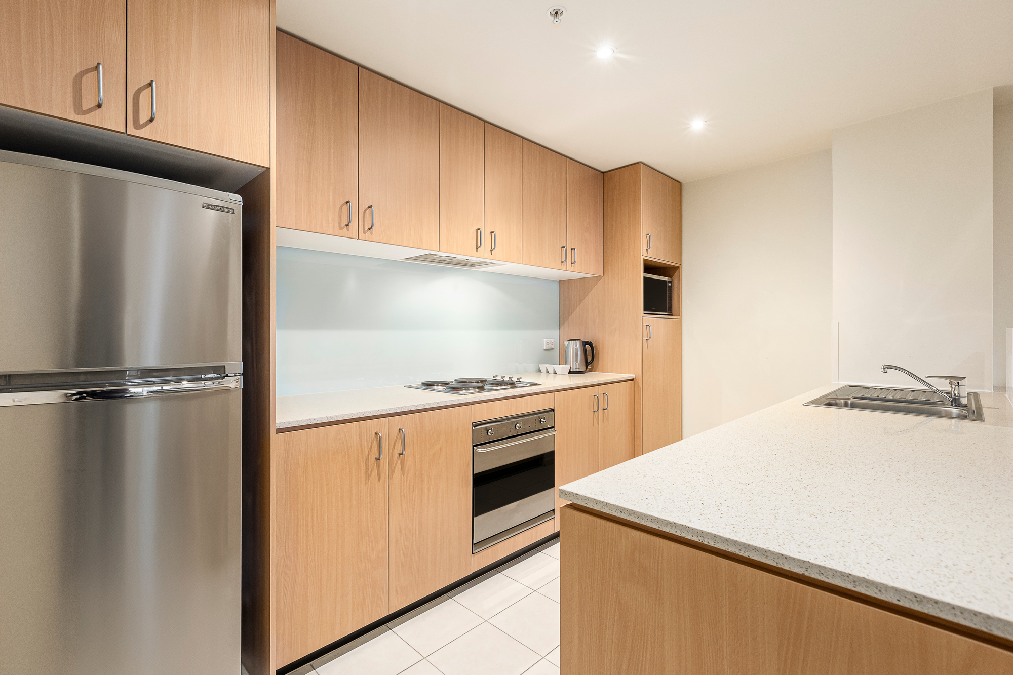 Kitchen - Nolo Apts. Lonsdale Street - Urban Rest