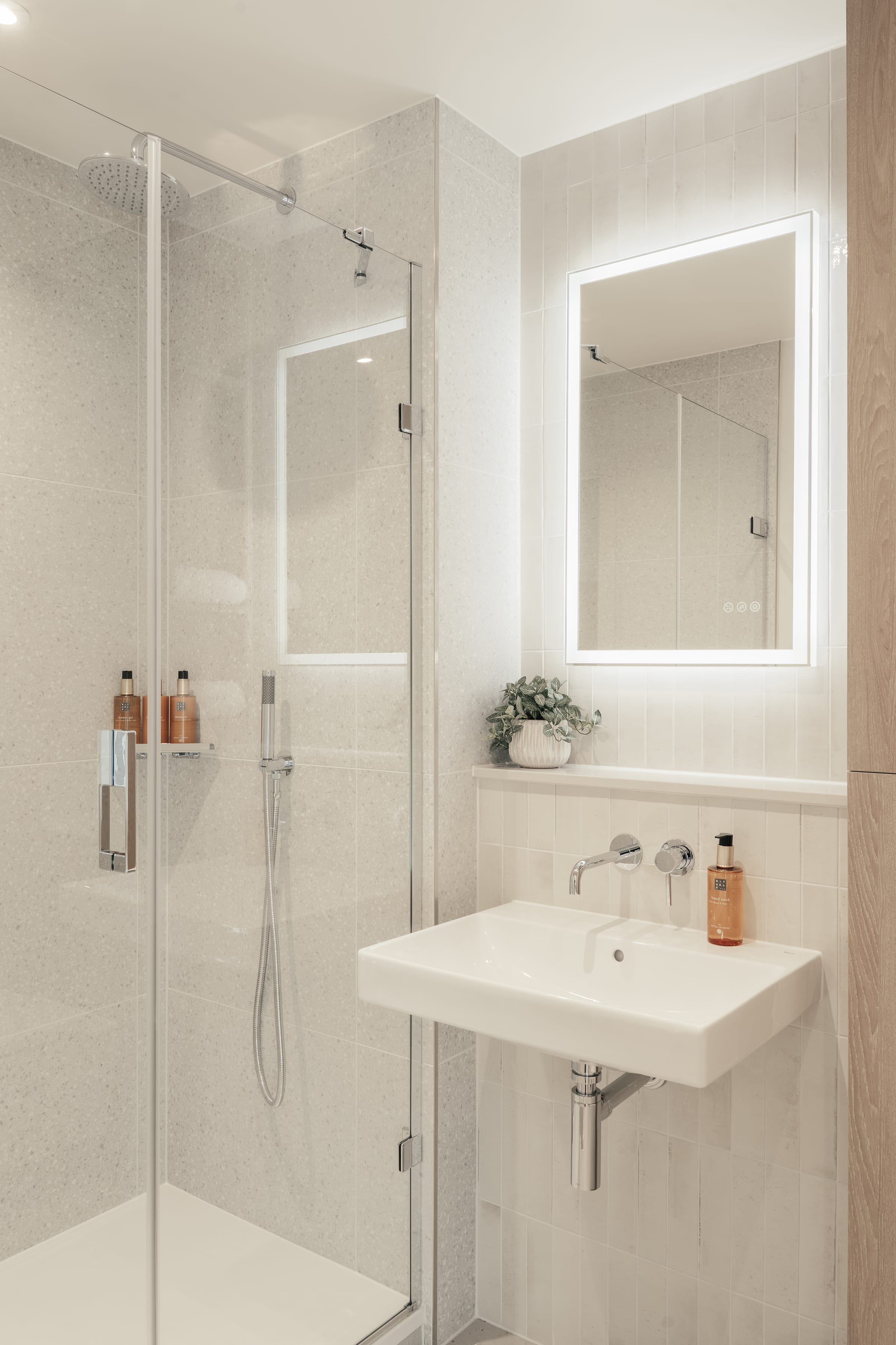 Bathroom - Urban Rest Bermondsey - Urban Rest