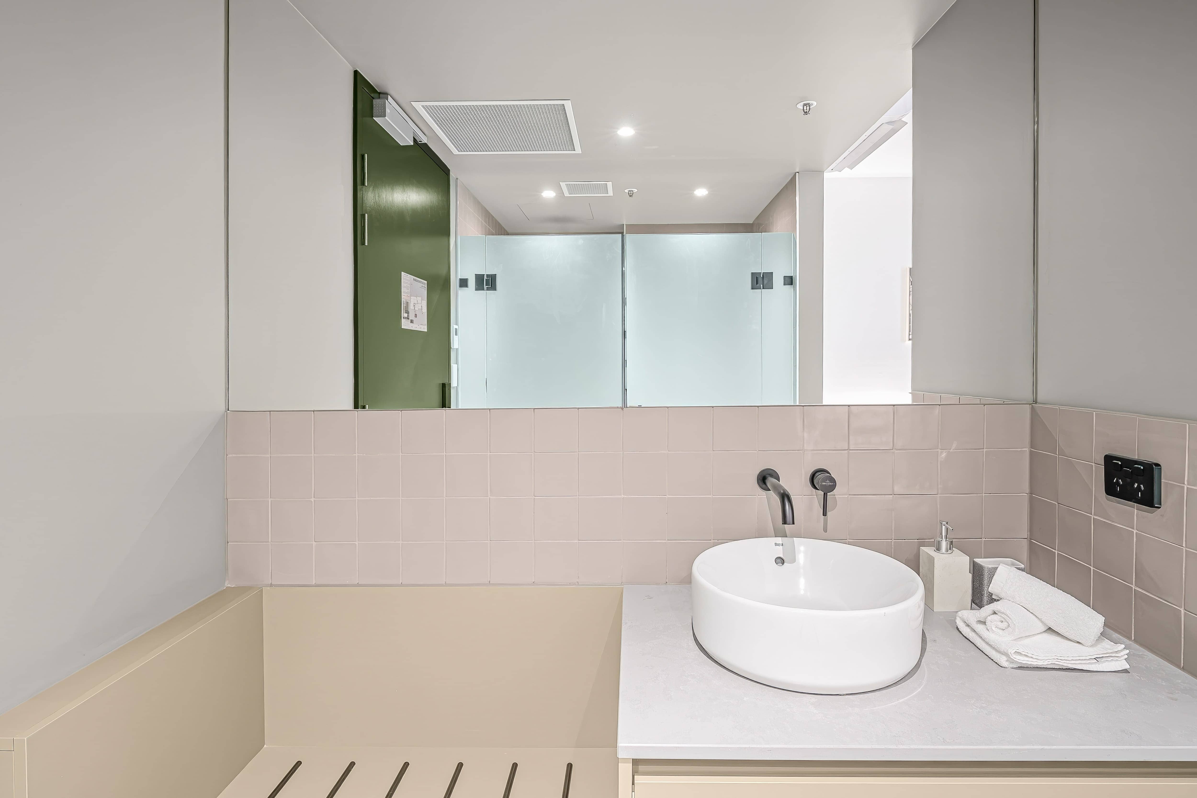 Bathroom - Urban Rest Hackney Hotel - Urban Rest