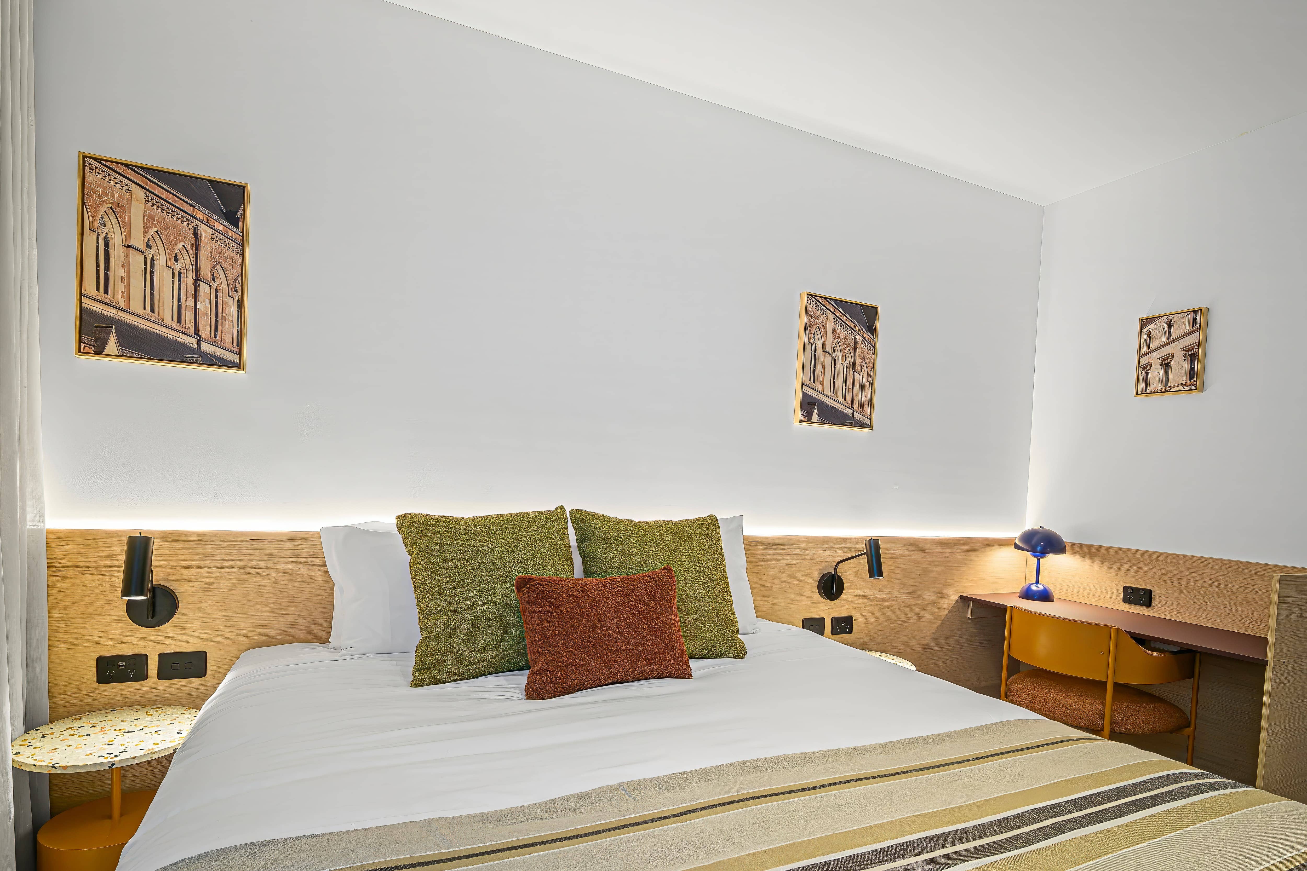 Hotel Room - Urban Rest Hackney Hotel - Urban Rest