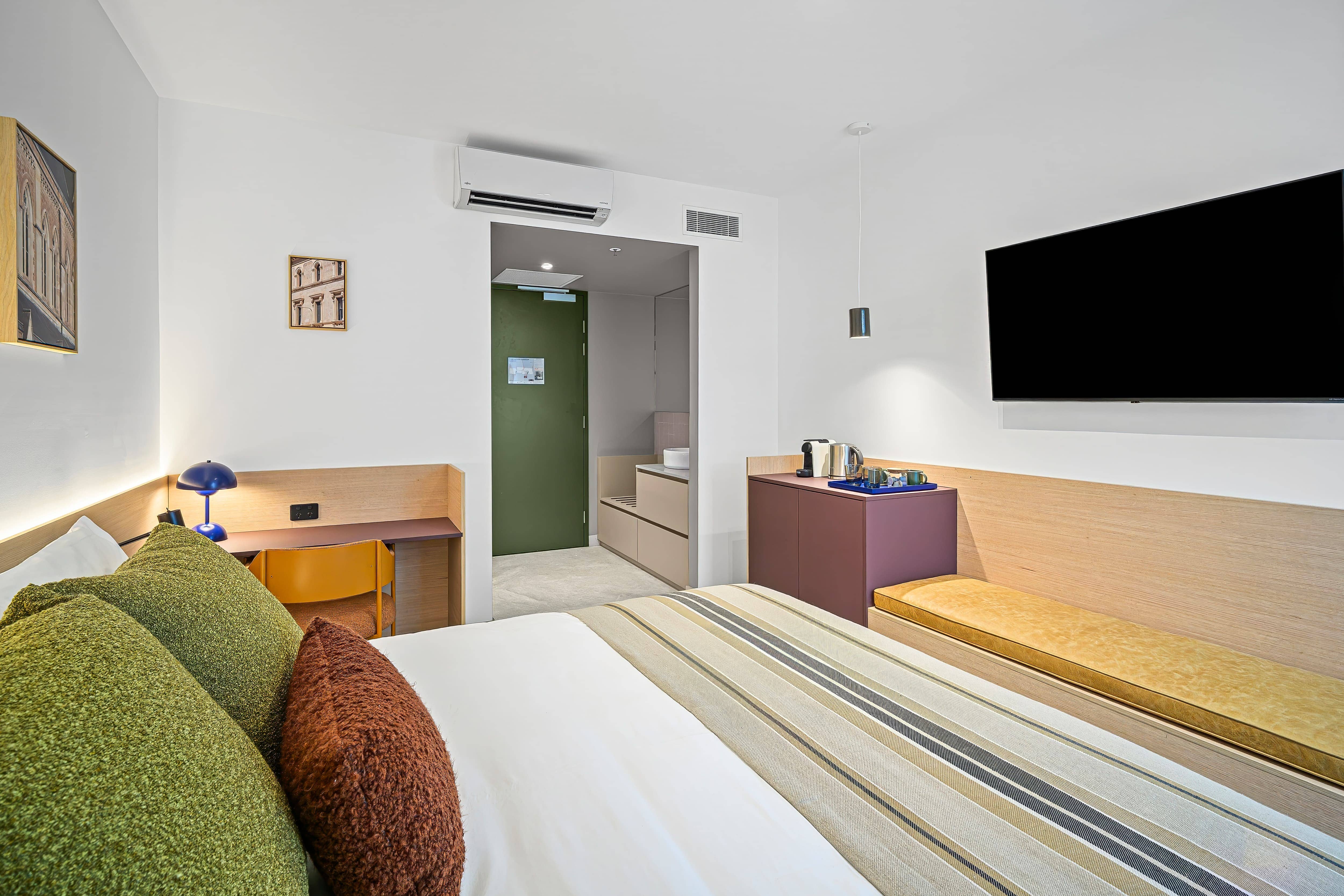 Hotel Room - Urban Rest Hackney Hotel - Urban Rest