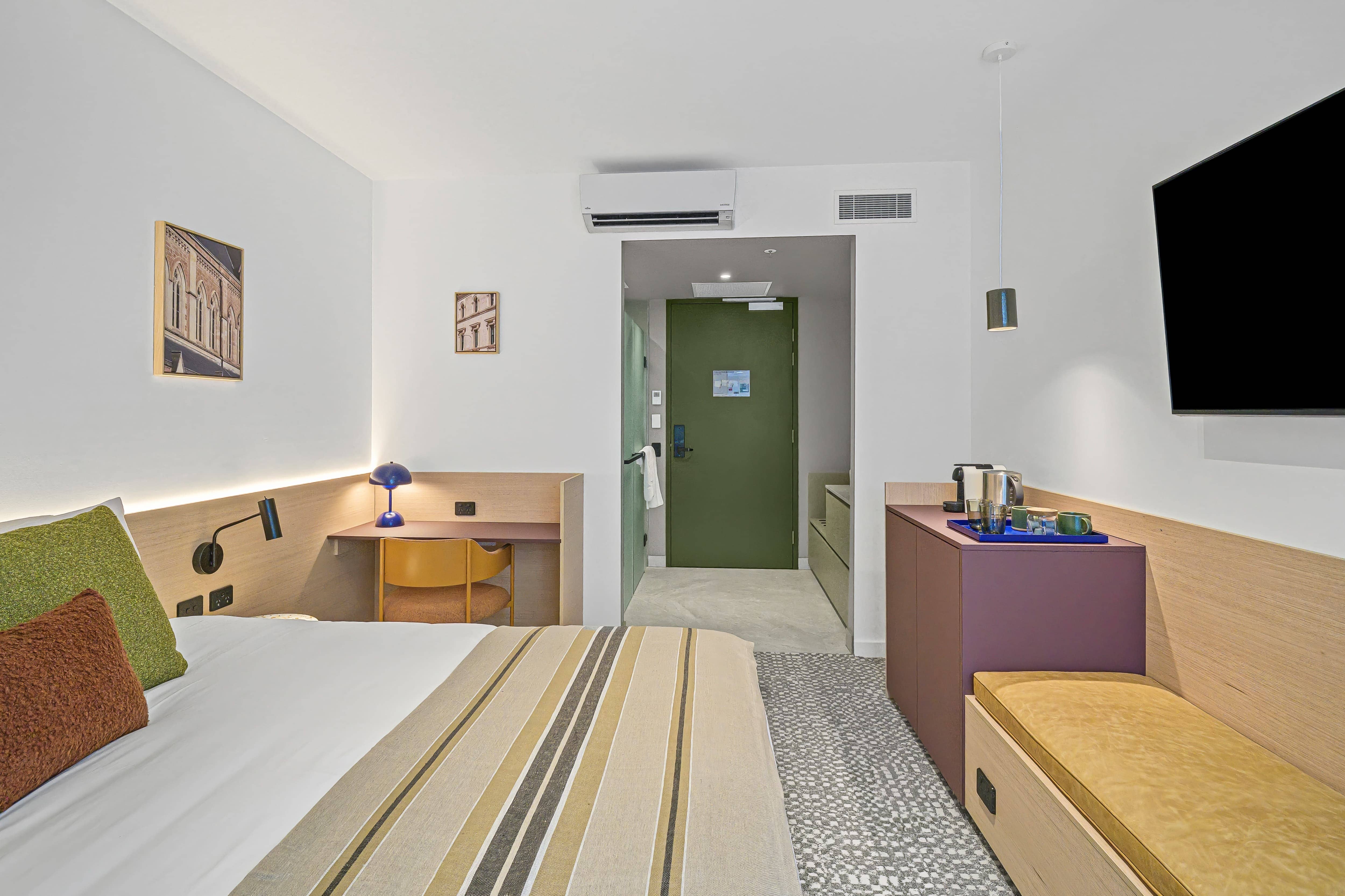 Hotel Room - Urban Rest Hackney Hotel - Urban Rest