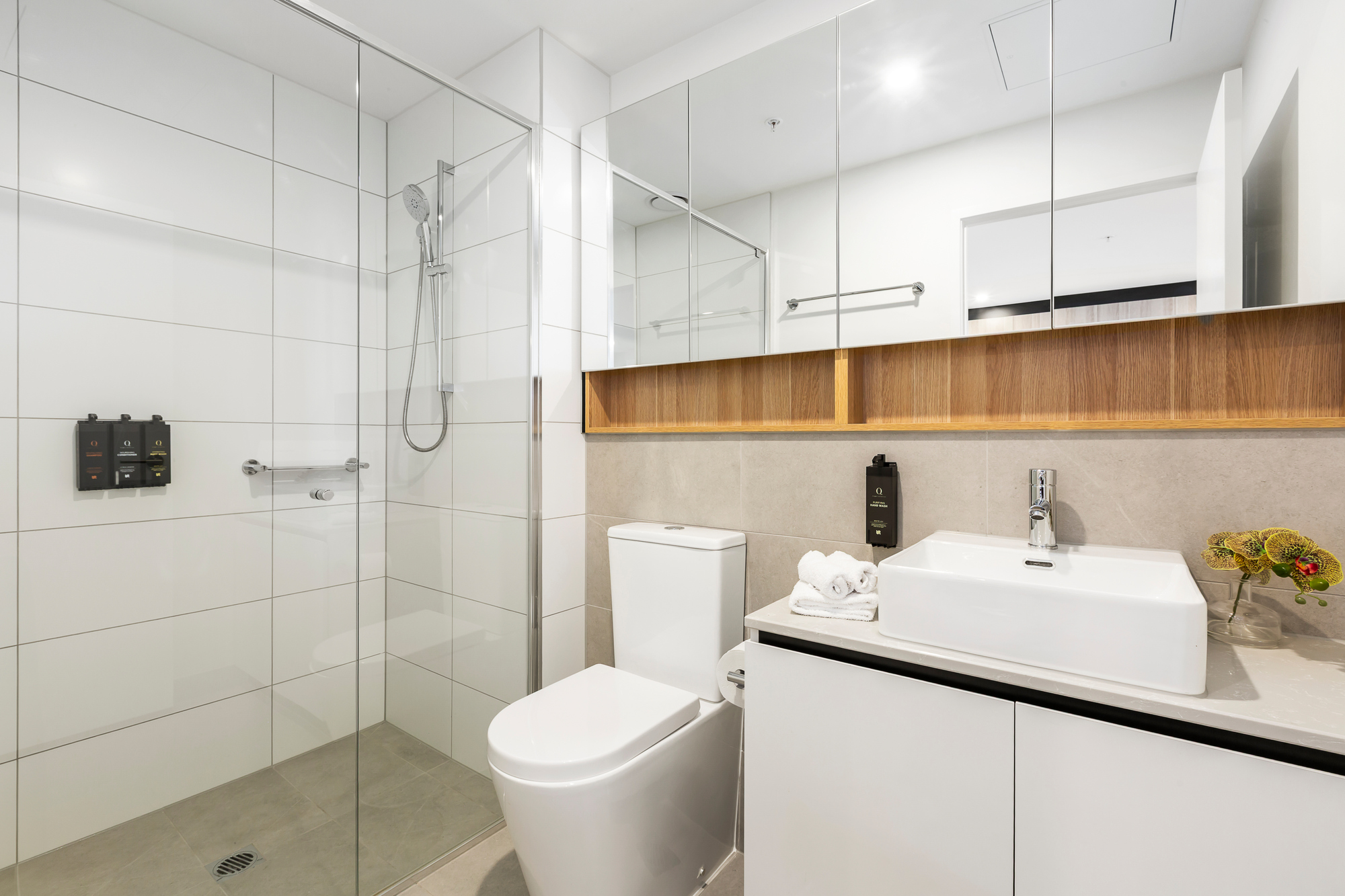 Bathroom - Hobson Apartments by Urban Rest - Urban Rest